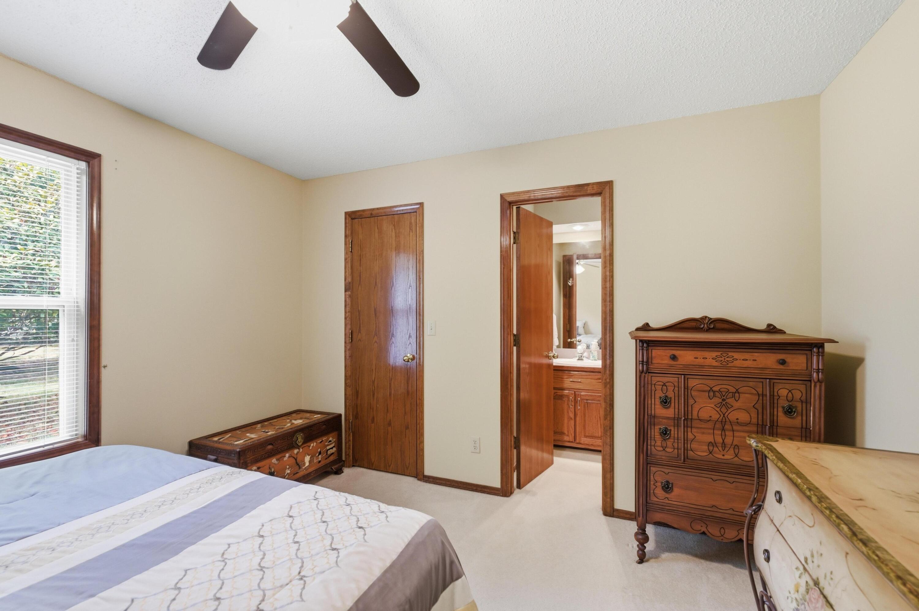 2912 North Ozark Avenue Property Photo 32