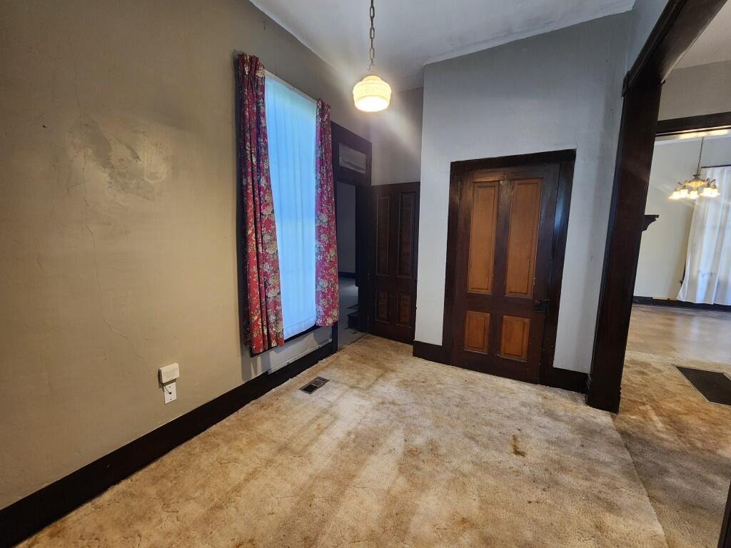 311 East Franklin Street Property Photo 11