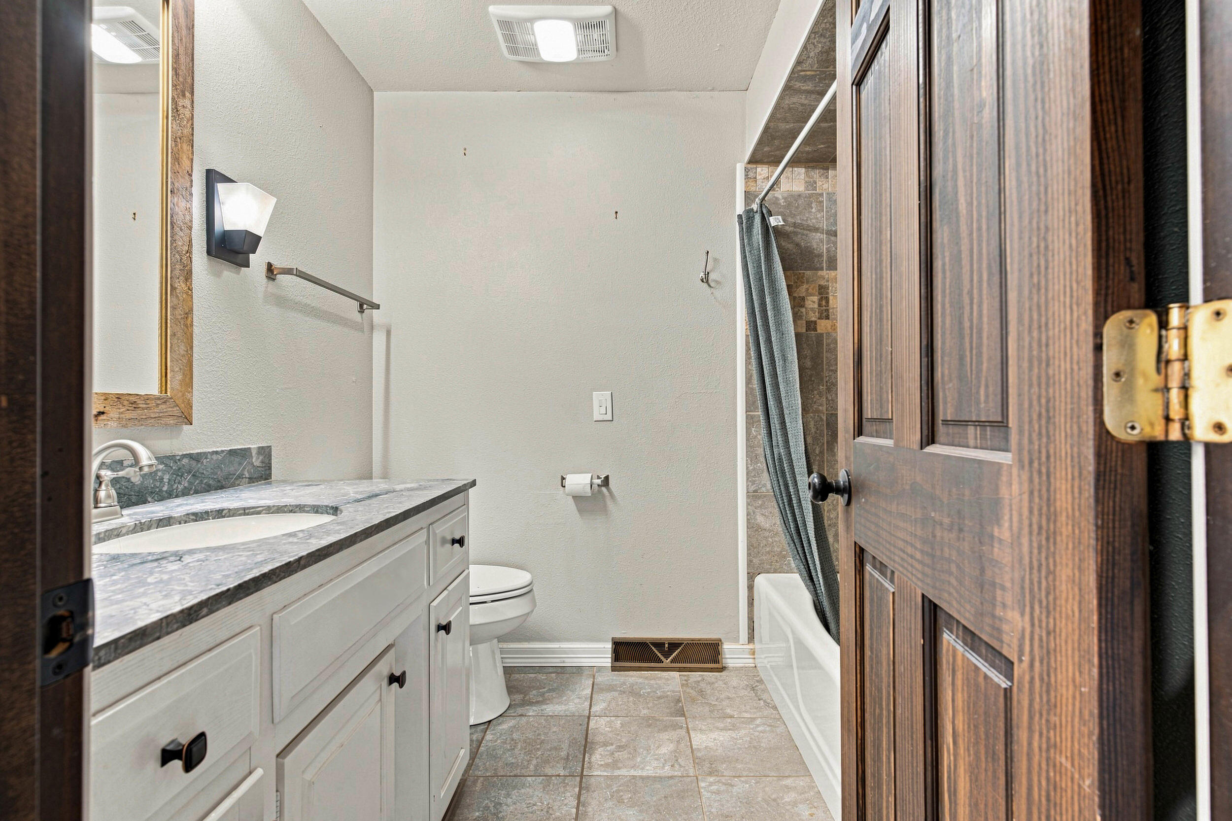 333 North Belaire Street Property Photo 42