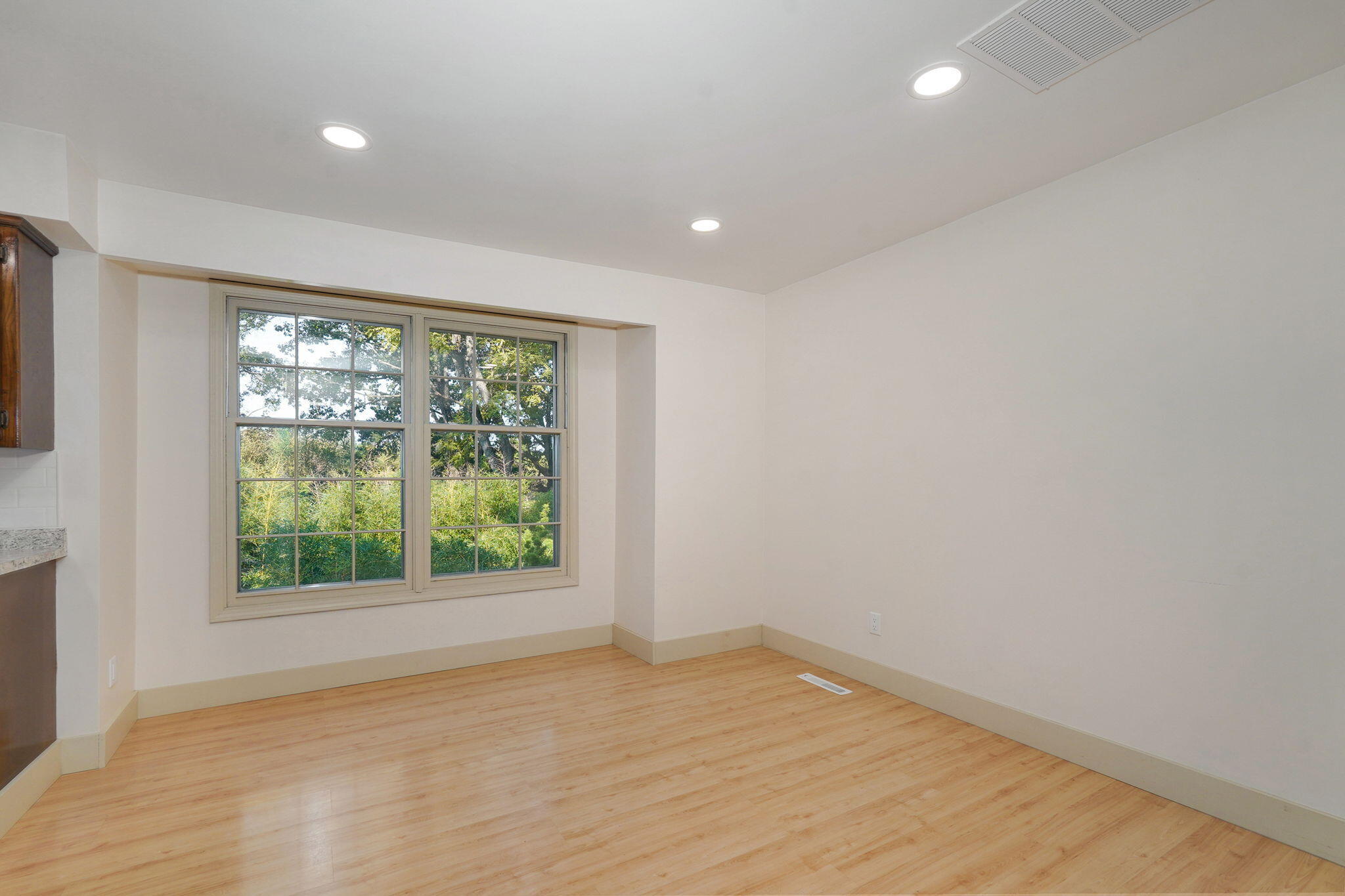 6718 North Farm Road 79 Property Photo 11