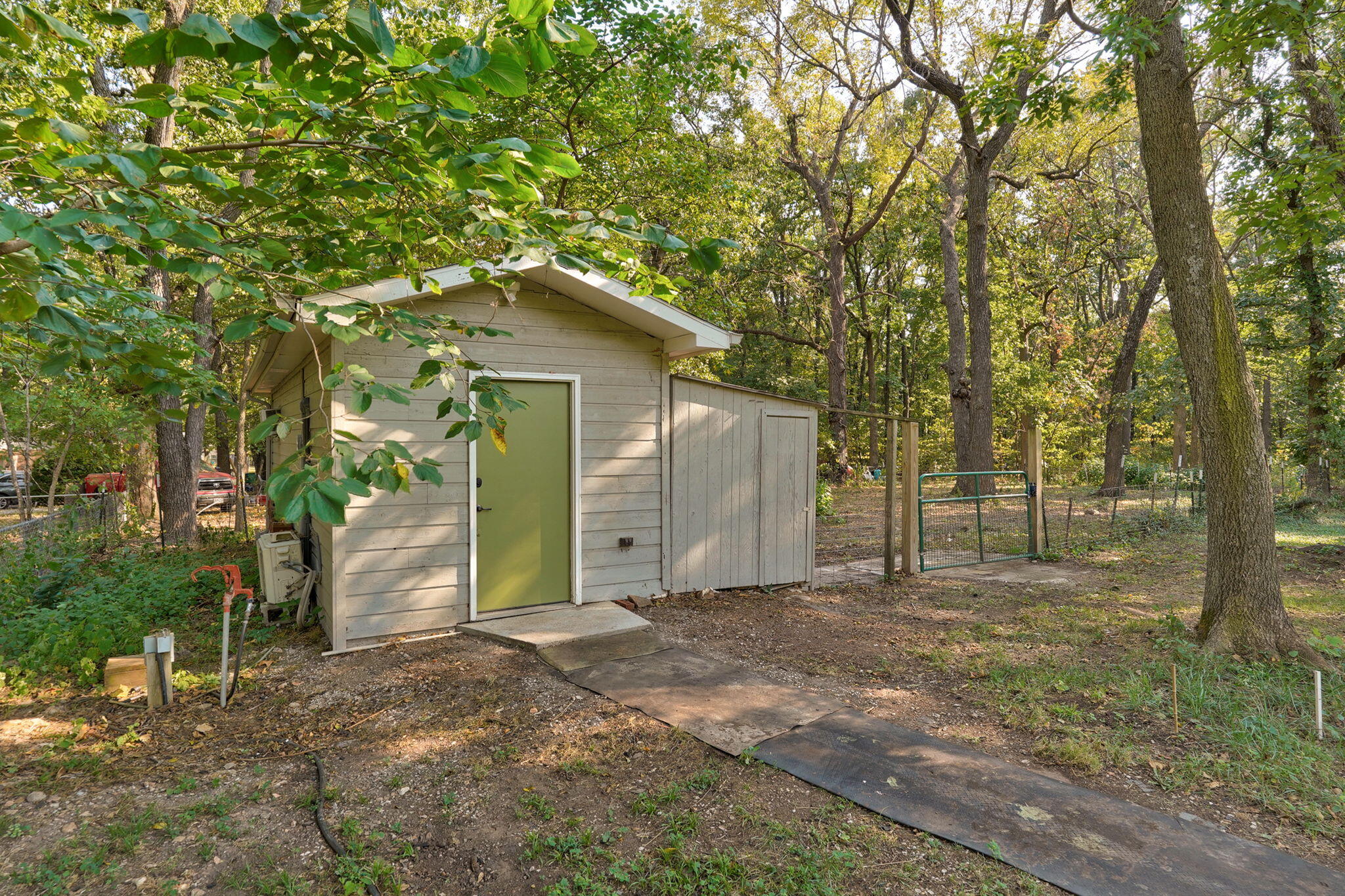 6718 North Farm Road 79 Property Photo 45