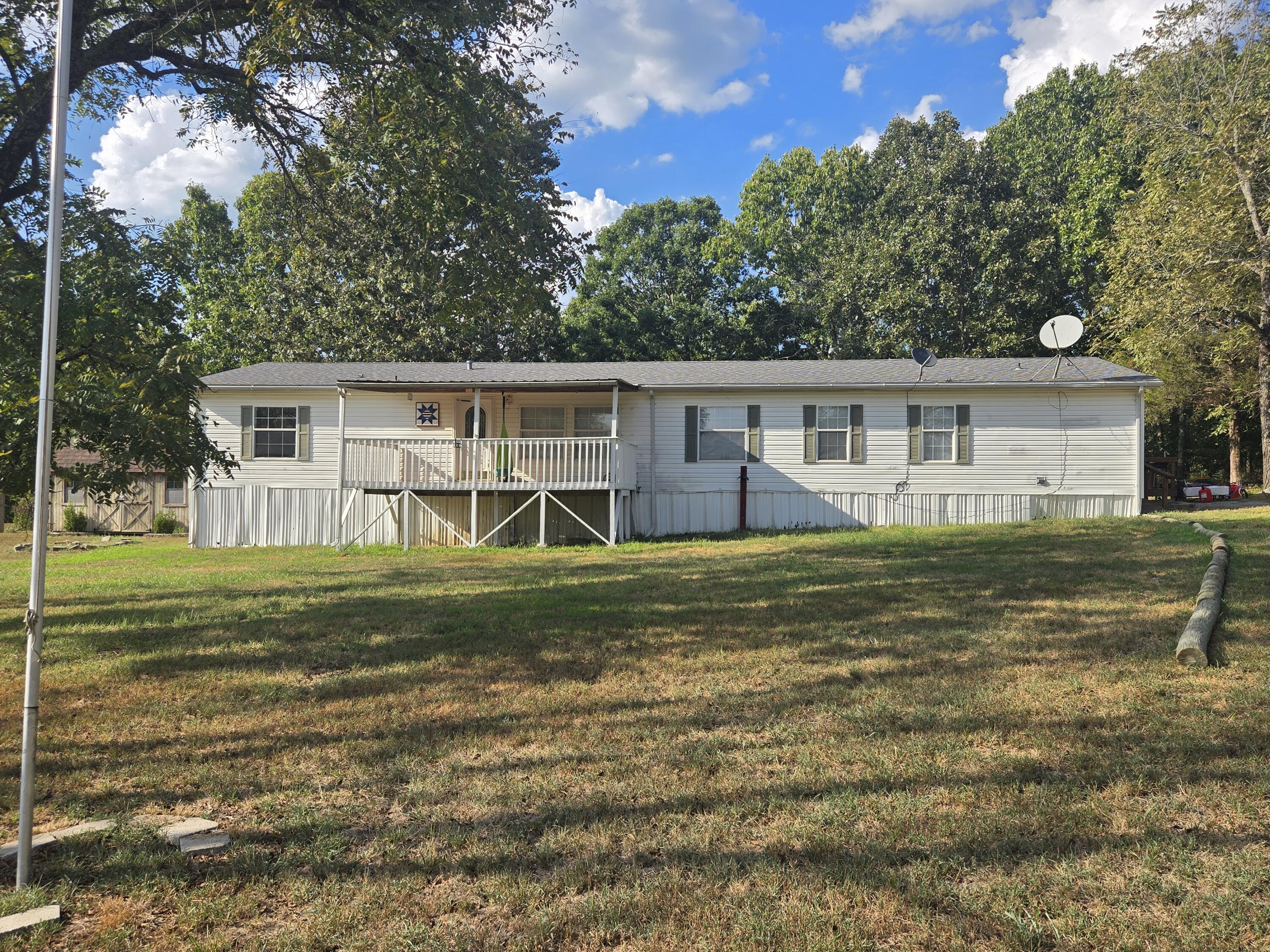 7813 County Road 3850 Property Photo 2