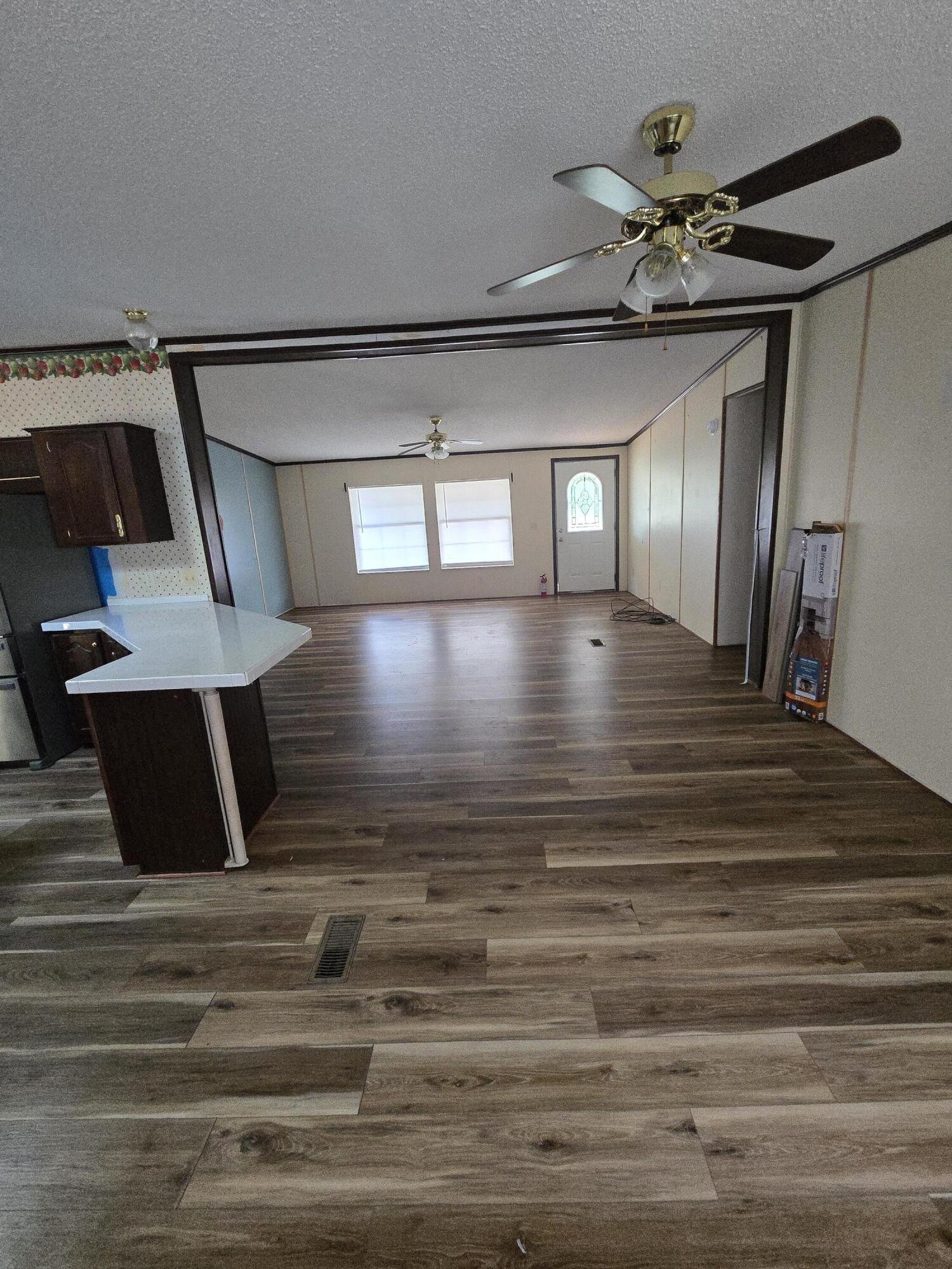 7813 County Road 3850 Property Photo 5