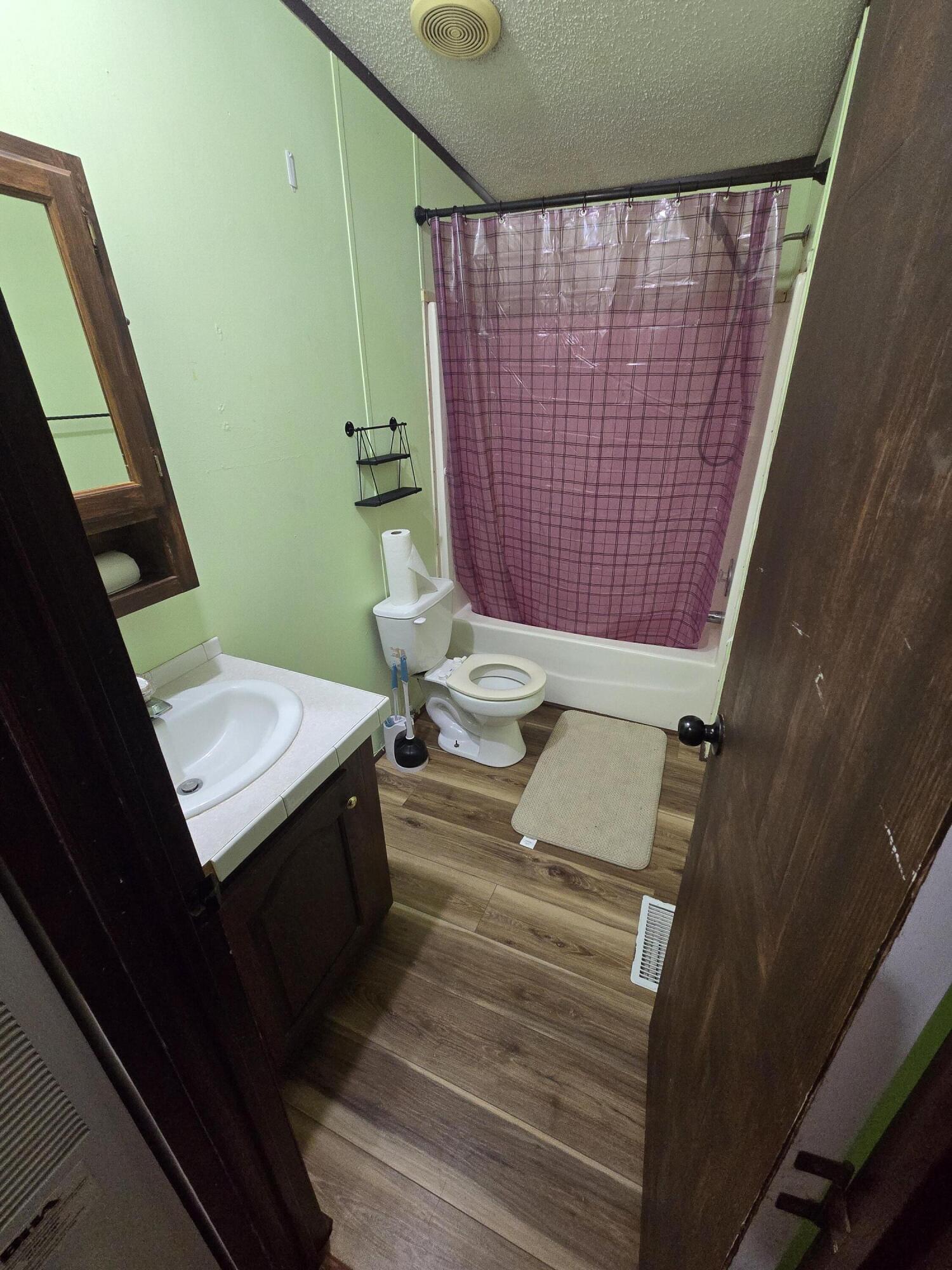7813 County Road 3850 Property Photo 12