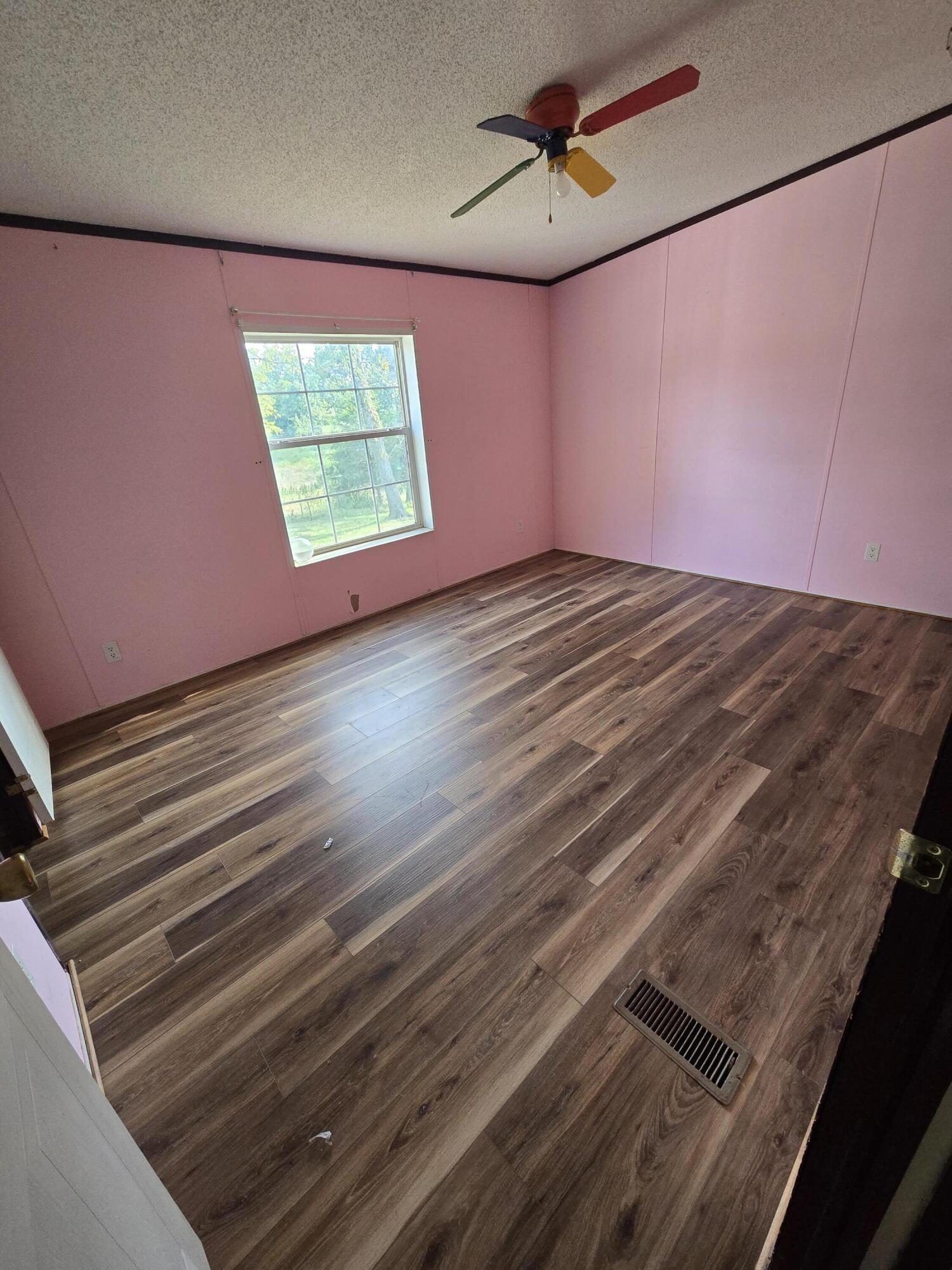 7813 County Road 3850 Property Photo 14