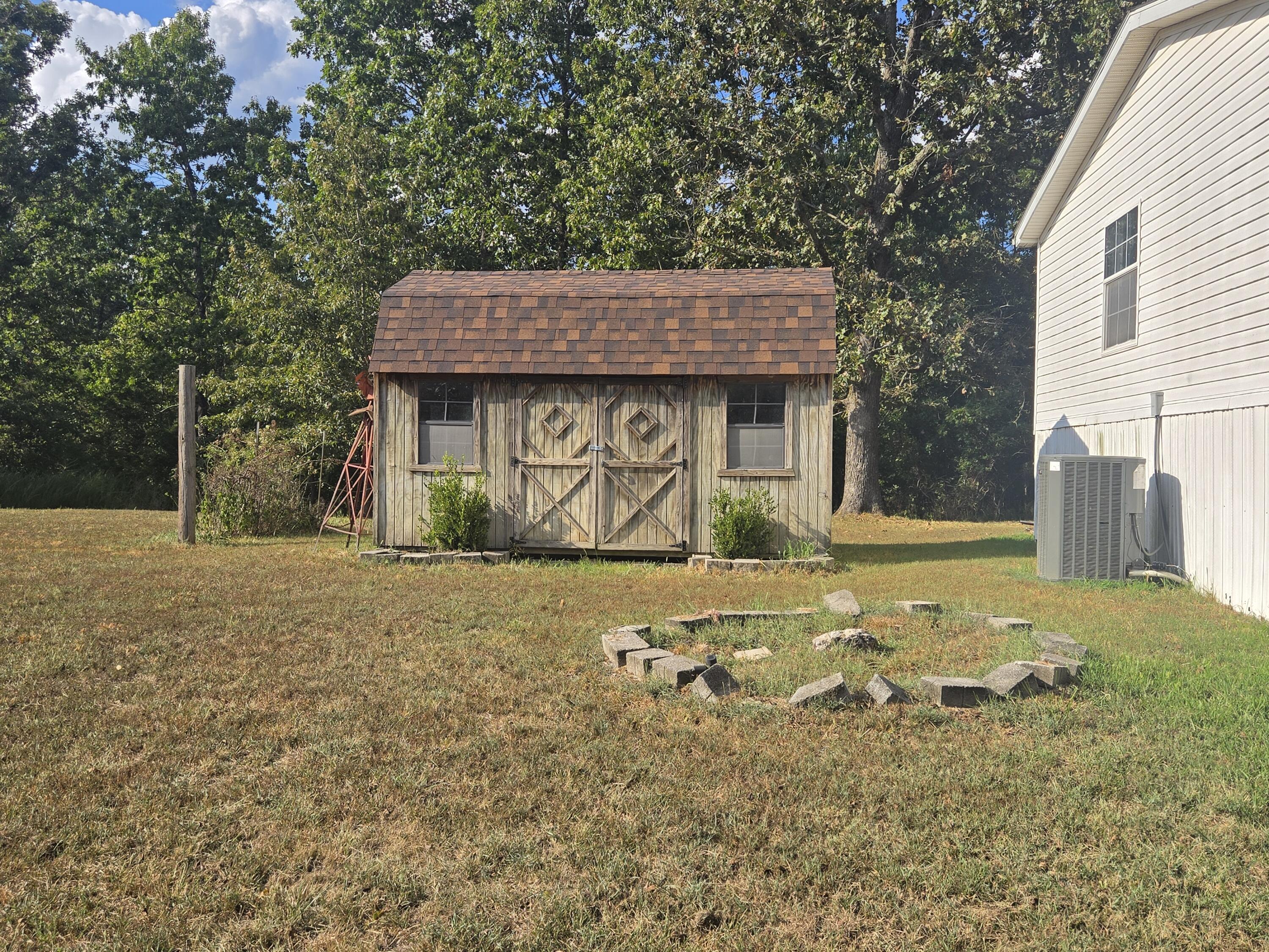7813 County Road 3850 Property Photo 29