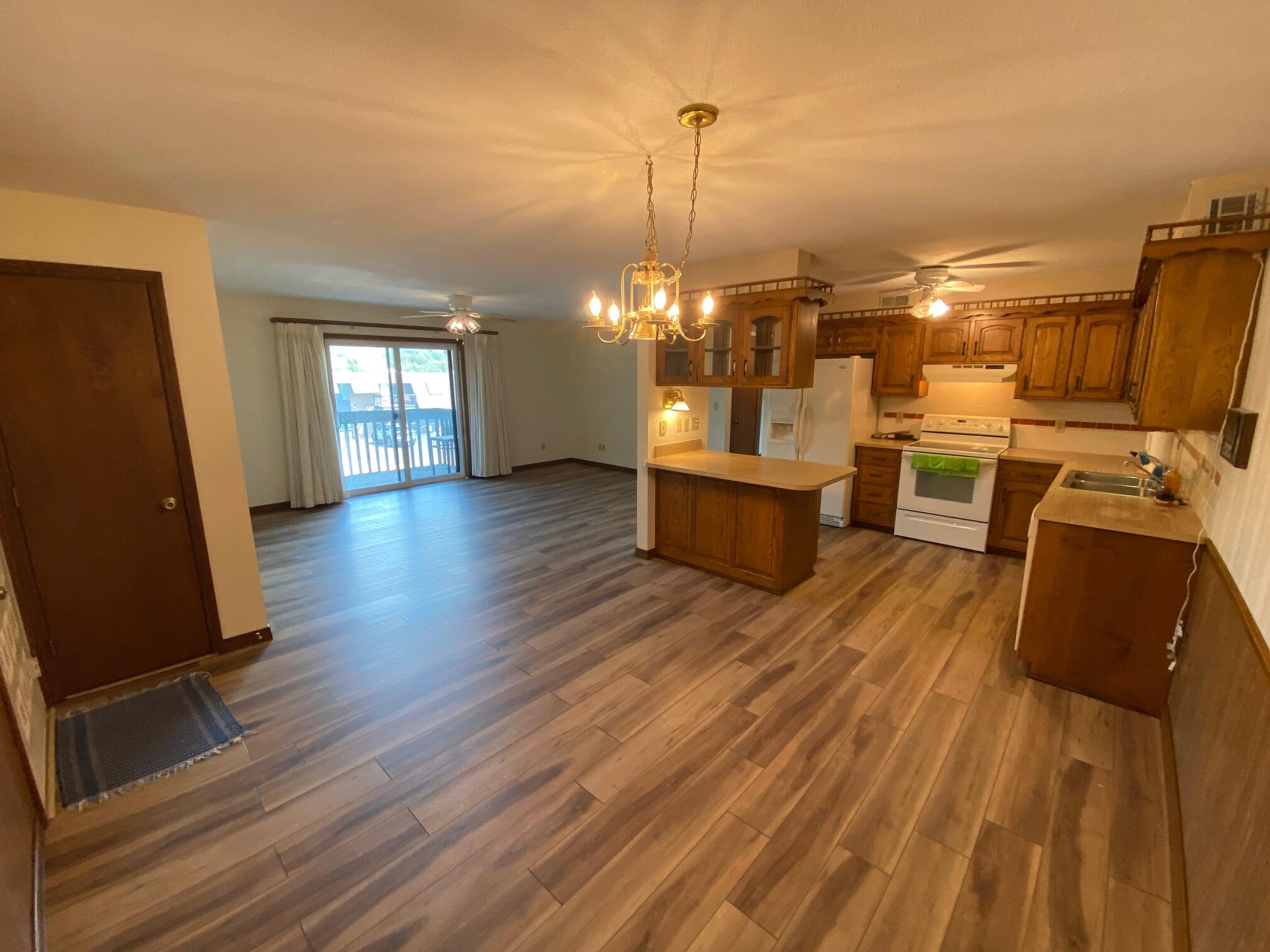 140 Wilshire Drive 41 Property Photo 6