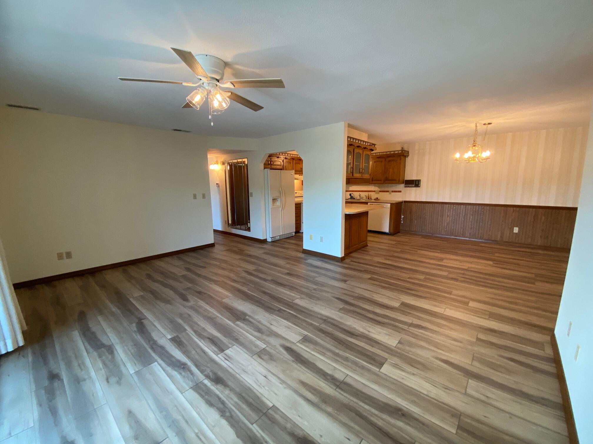 140 Wilshire Drive 41 Property Photo 10