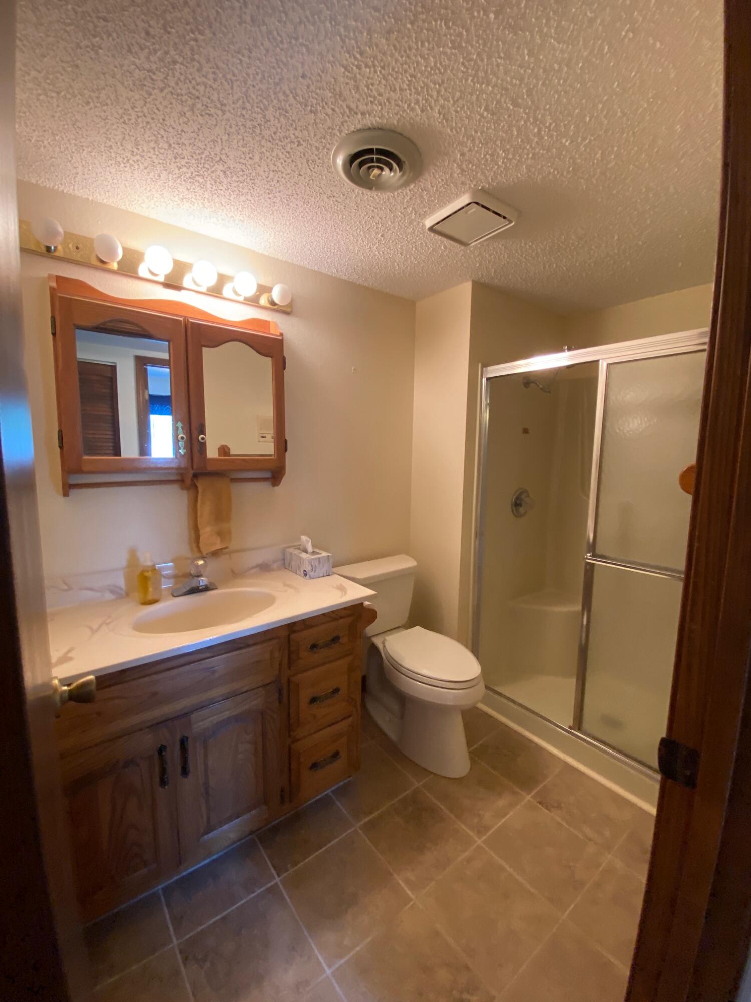 140 Wilshire Drive 41 Property Photo 14