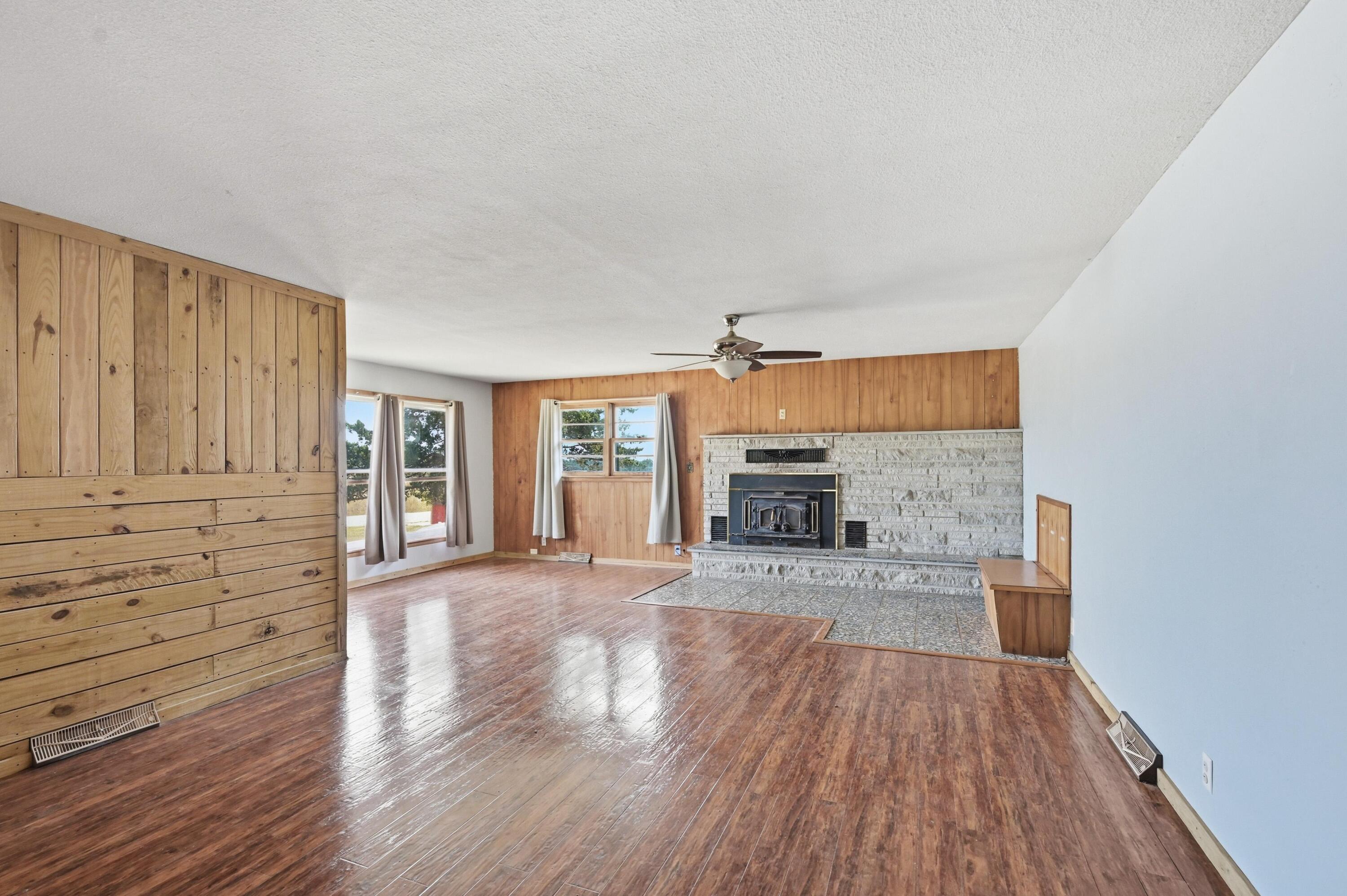219 South Roy Hill Boulevard Property Photo 6