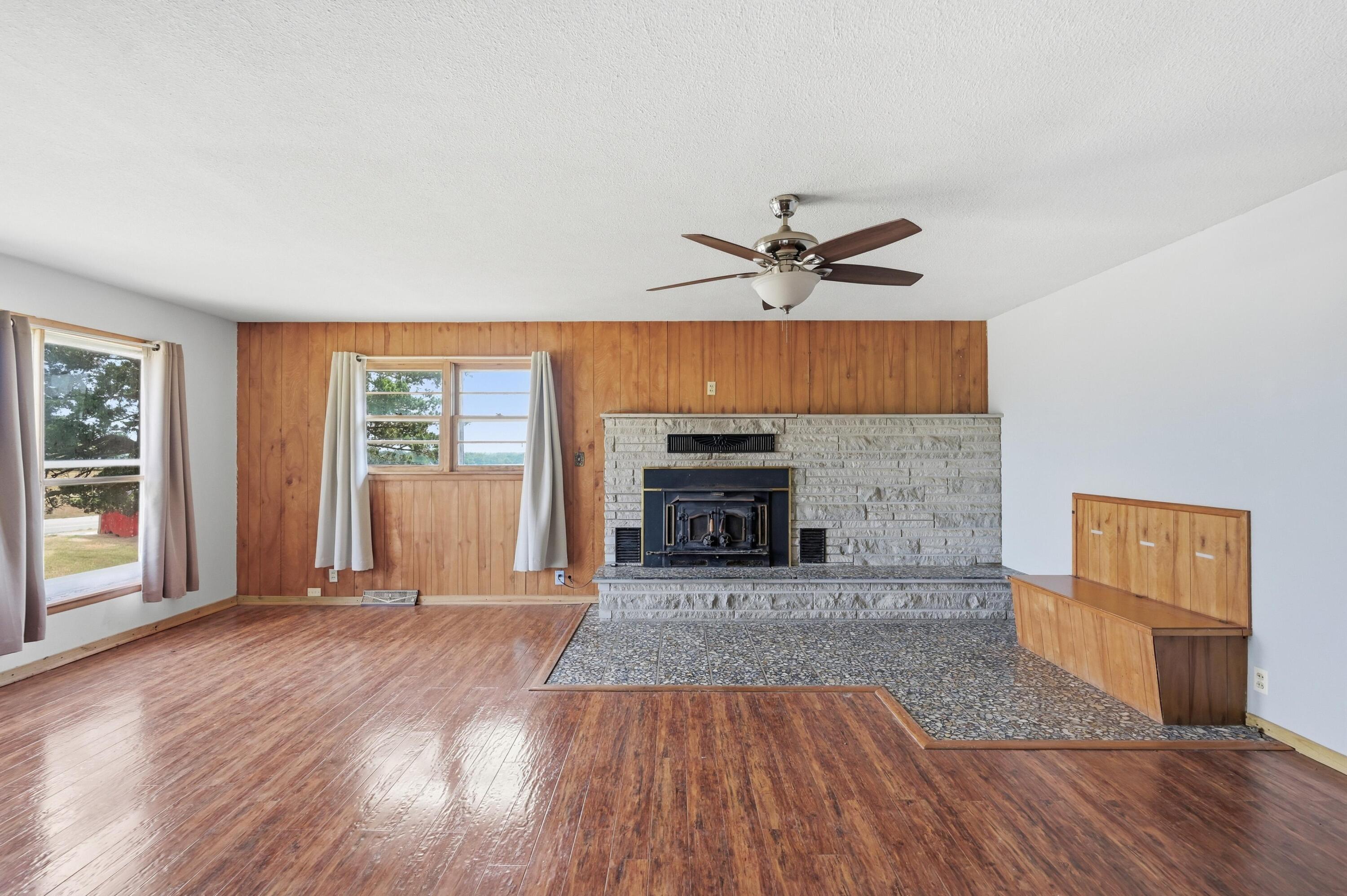 219 South Roy Hill Boulevard Property Photo 7