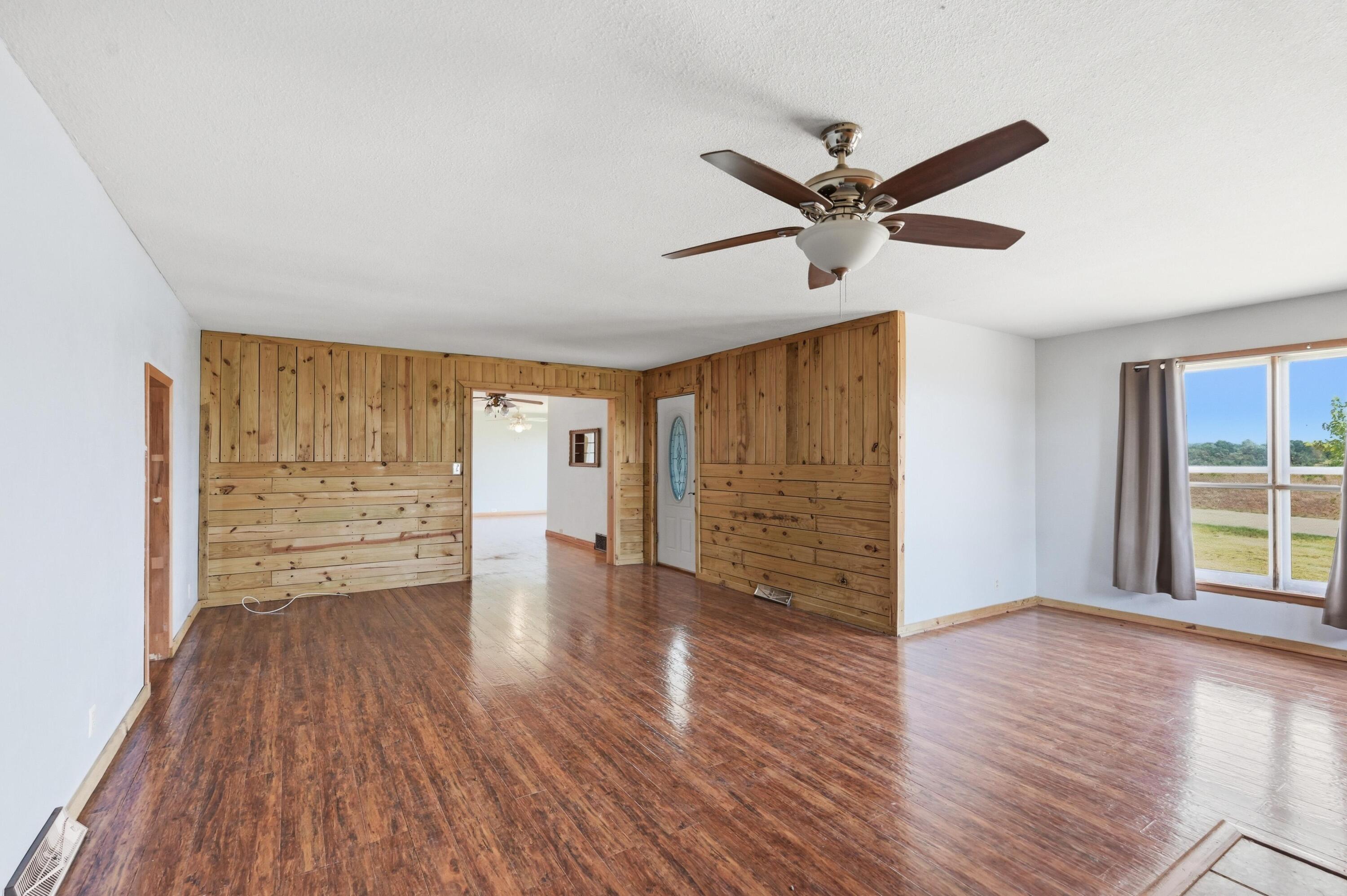 219 South Roy Hill Boulevard Property Photo 8