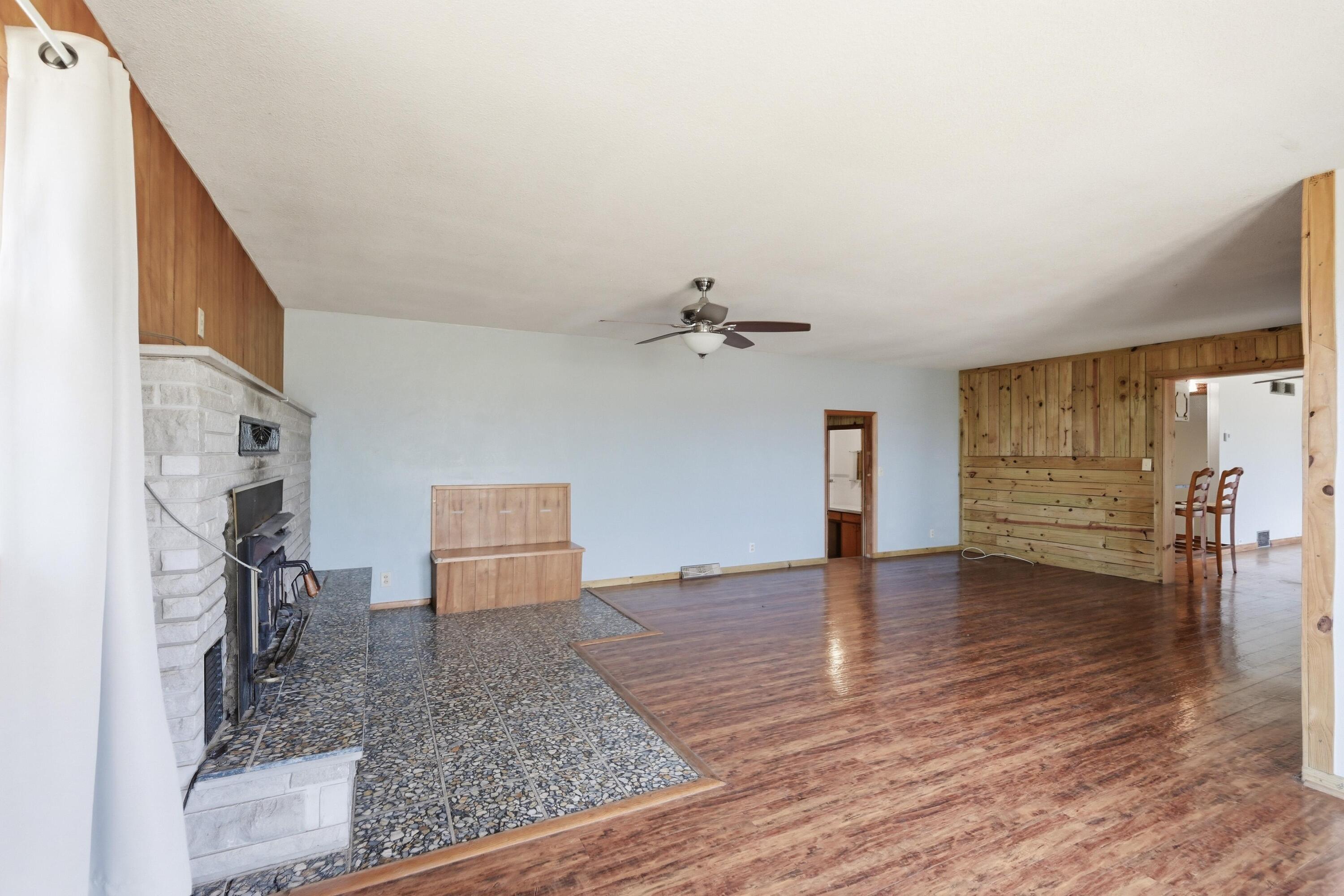219 South Roy Hill Boulevard Property Photo 10