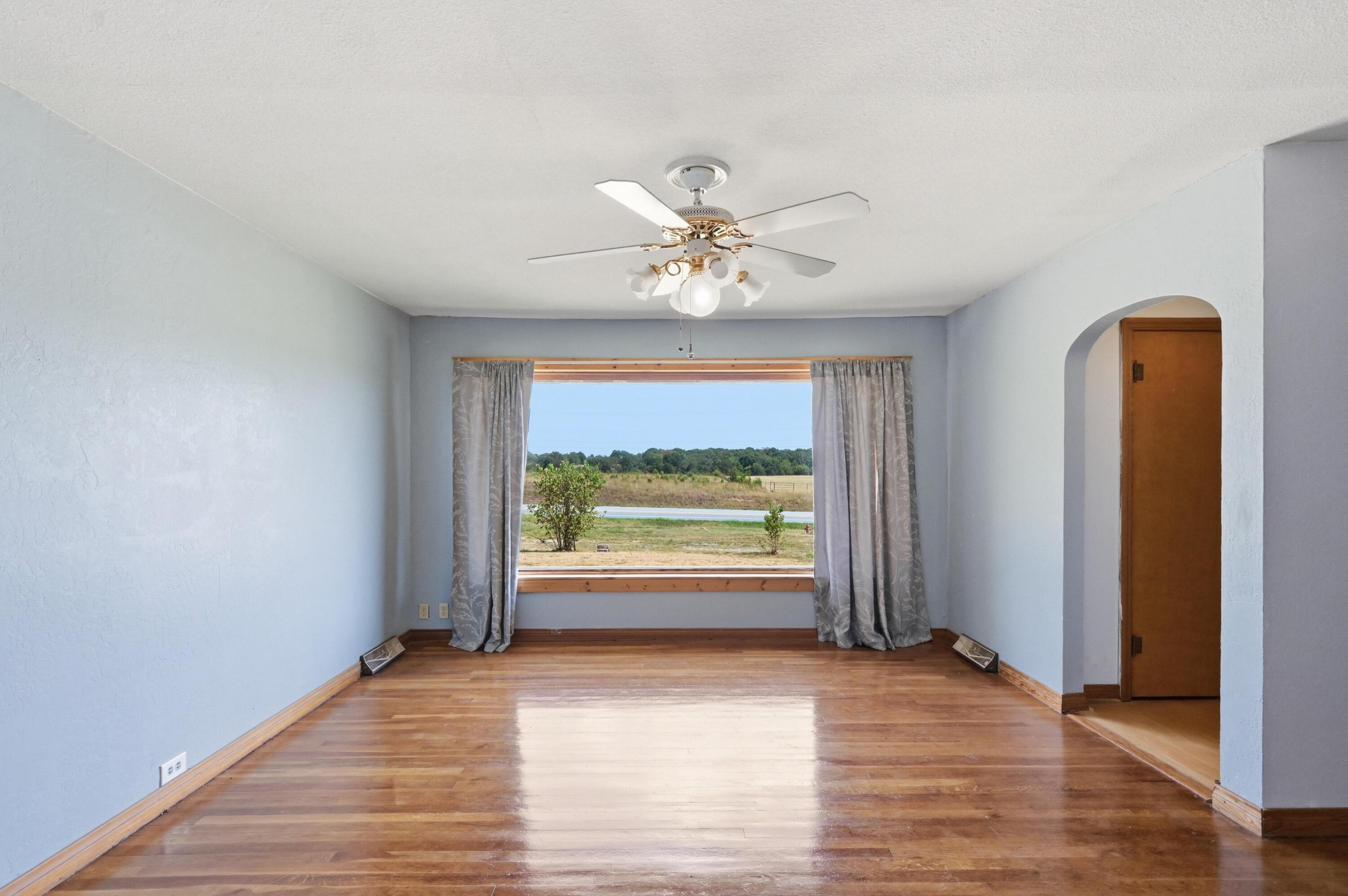 219 South Roy Hill Boulevard Property Photo 14
