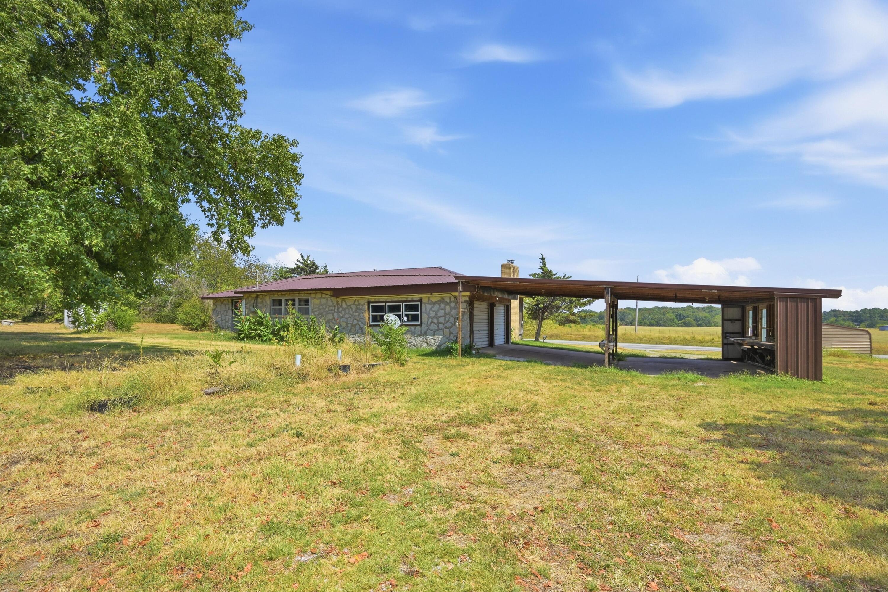219 South Roy Hill Boulevard Property Photo 44