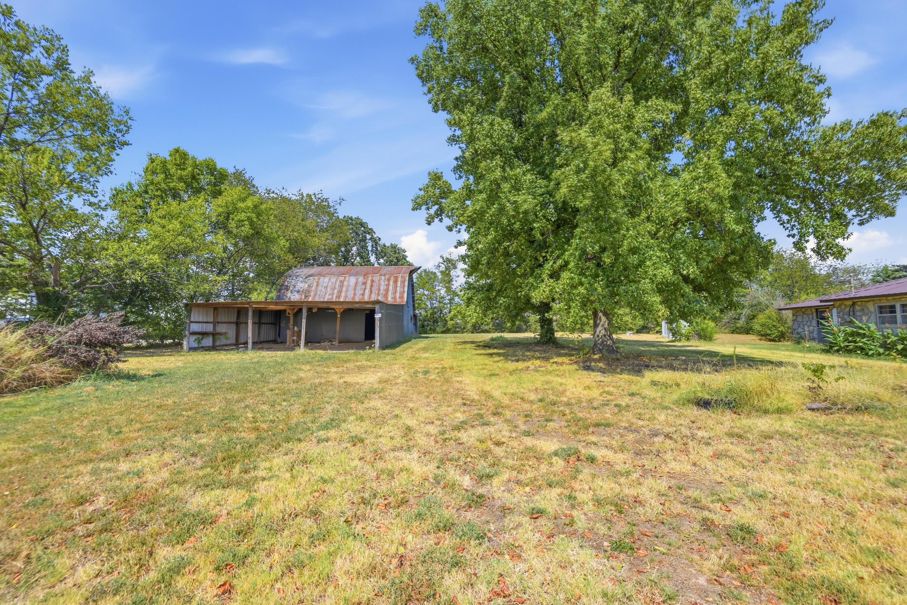 219 South Roy Hill Boulevard Property Photo 47
