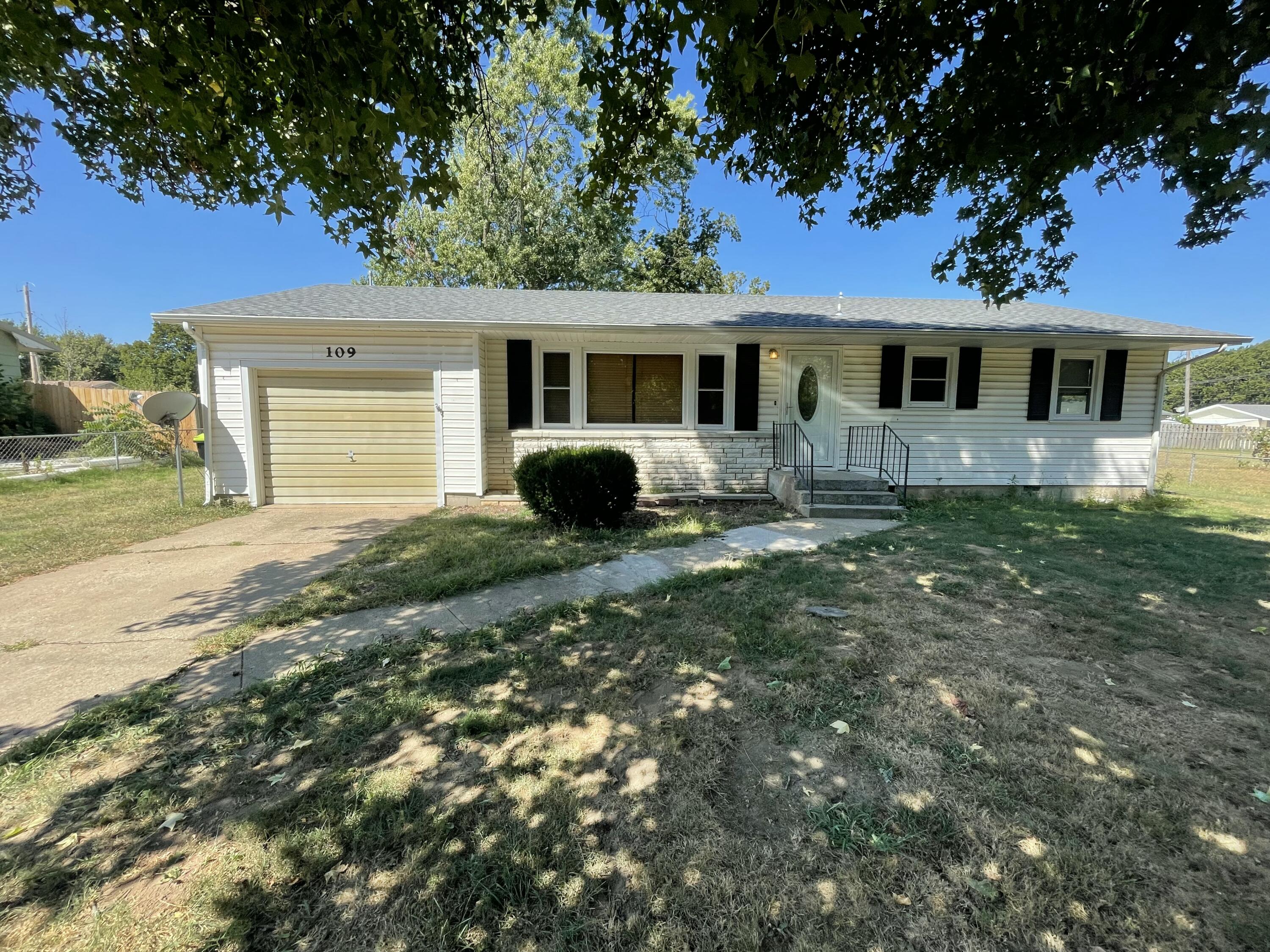 109 North Youngblood Street Property Photo 1