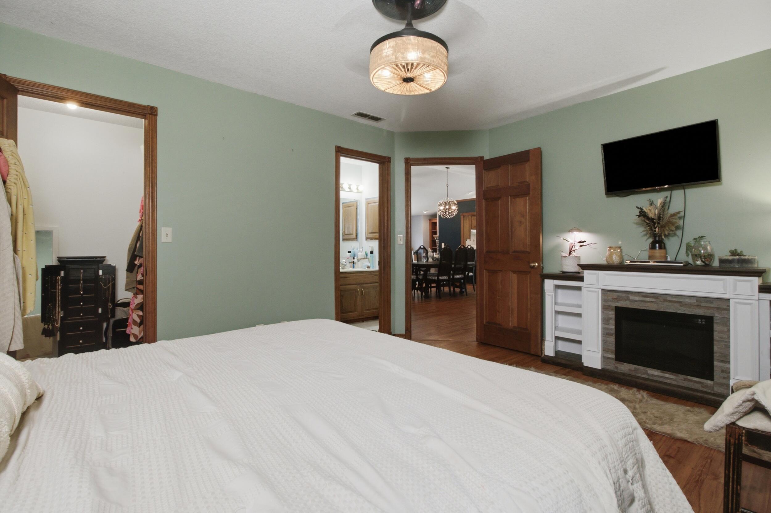 608 South Hamrick Street Property Photo 32
