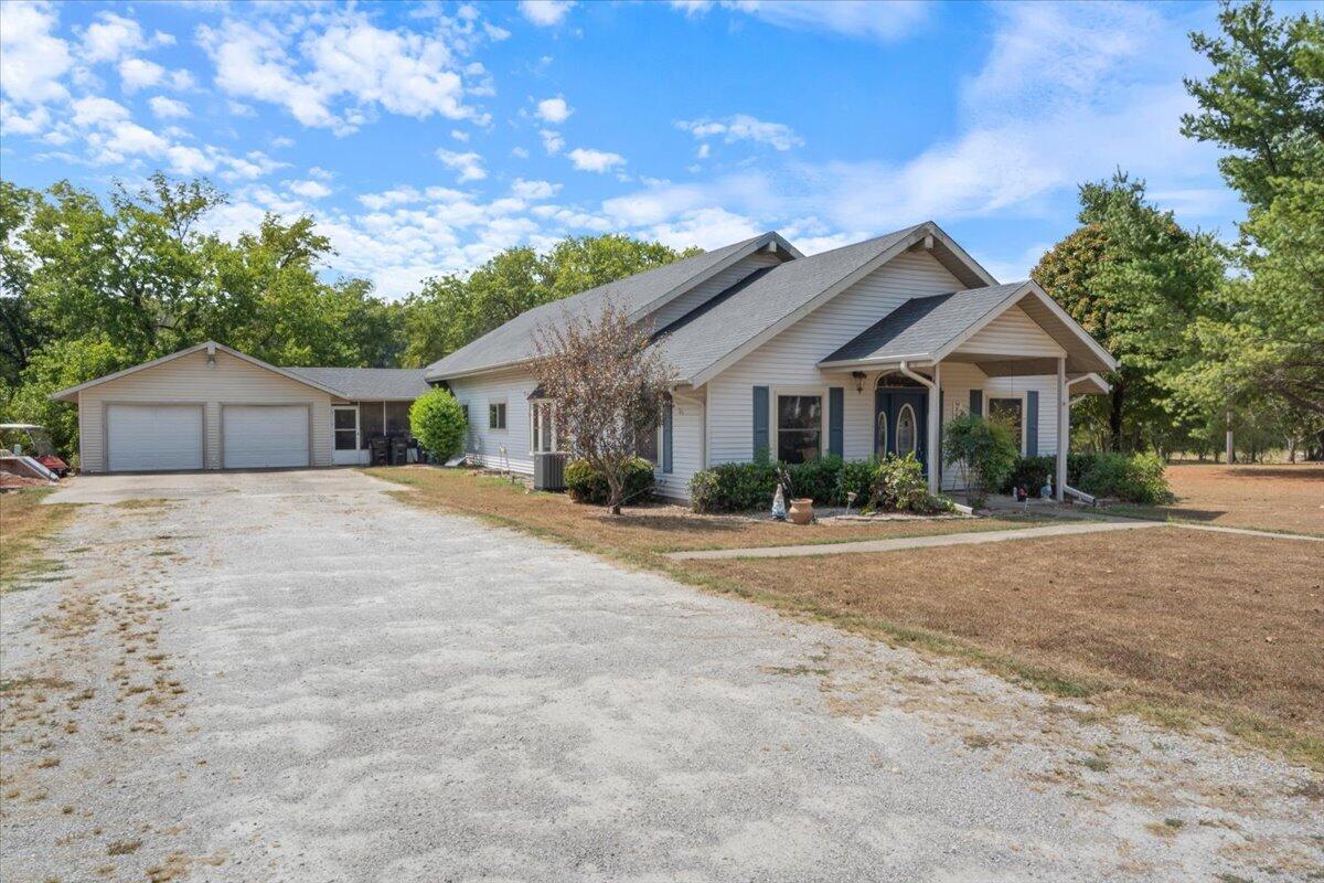 128 Riverview Drive Property Photo 6