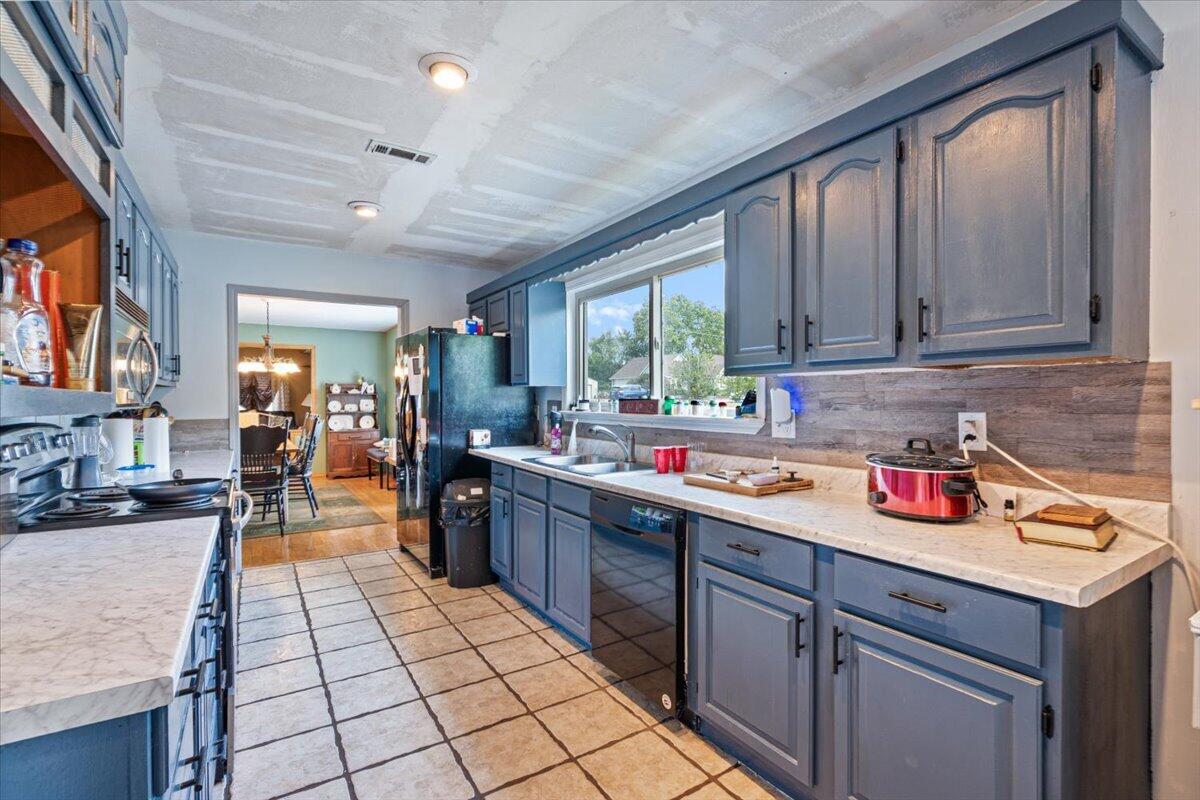 128 Riverview Drive Property Photo 16