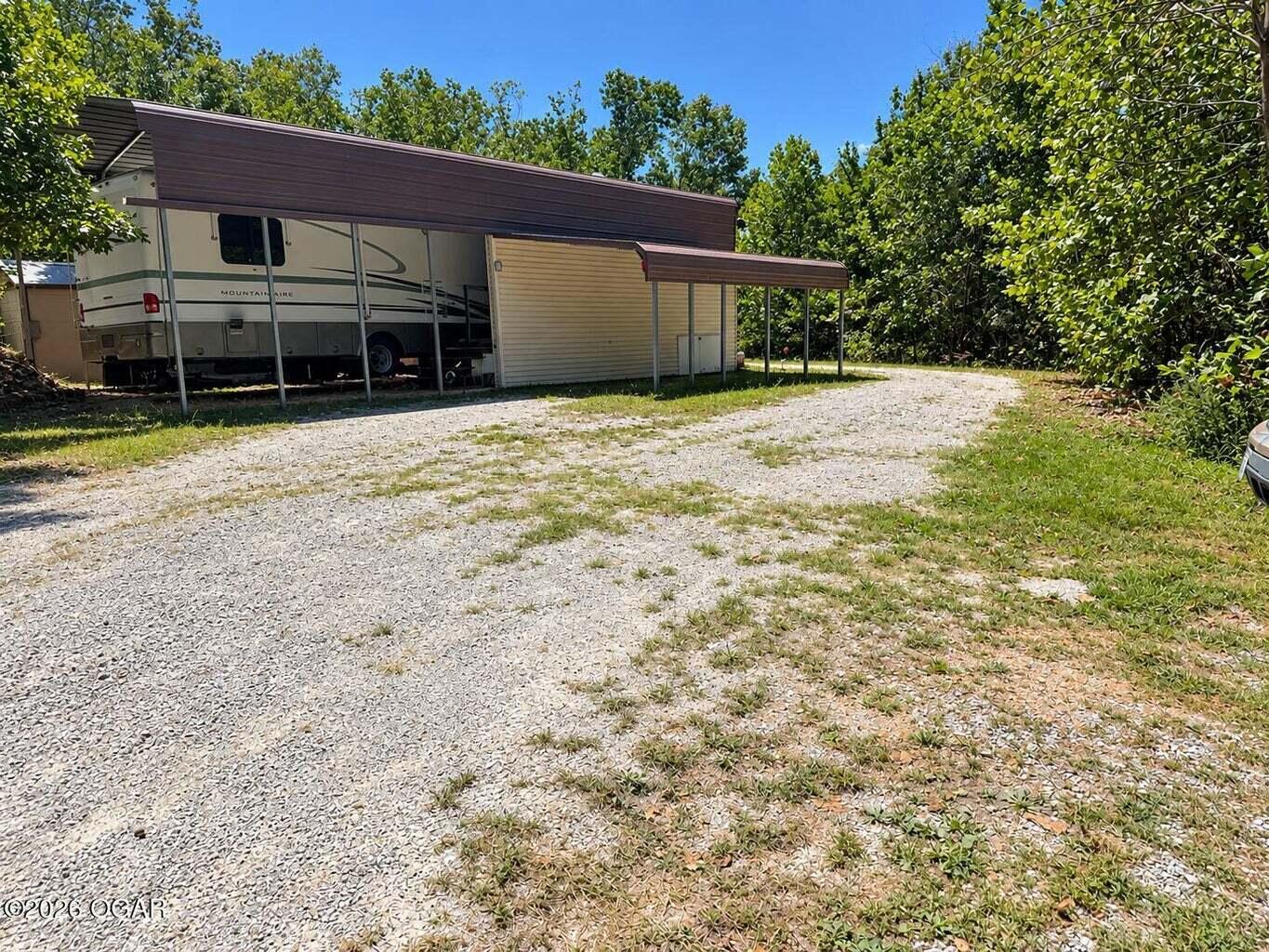 19879 Farm Road 1043 Property Photo 3