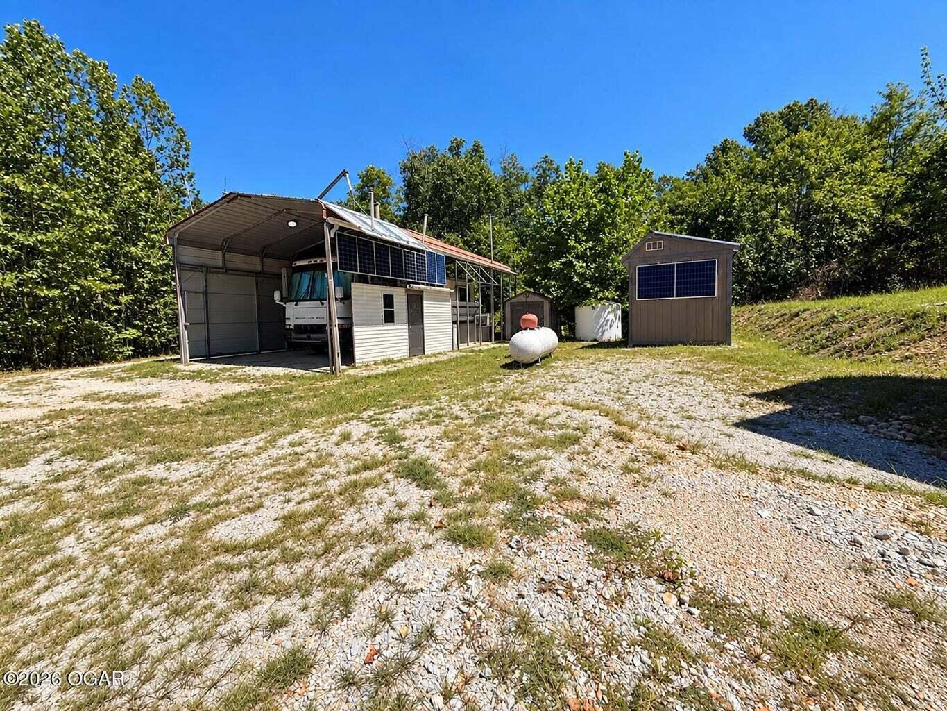 19879 Farm Road 1043 Property Photo 6