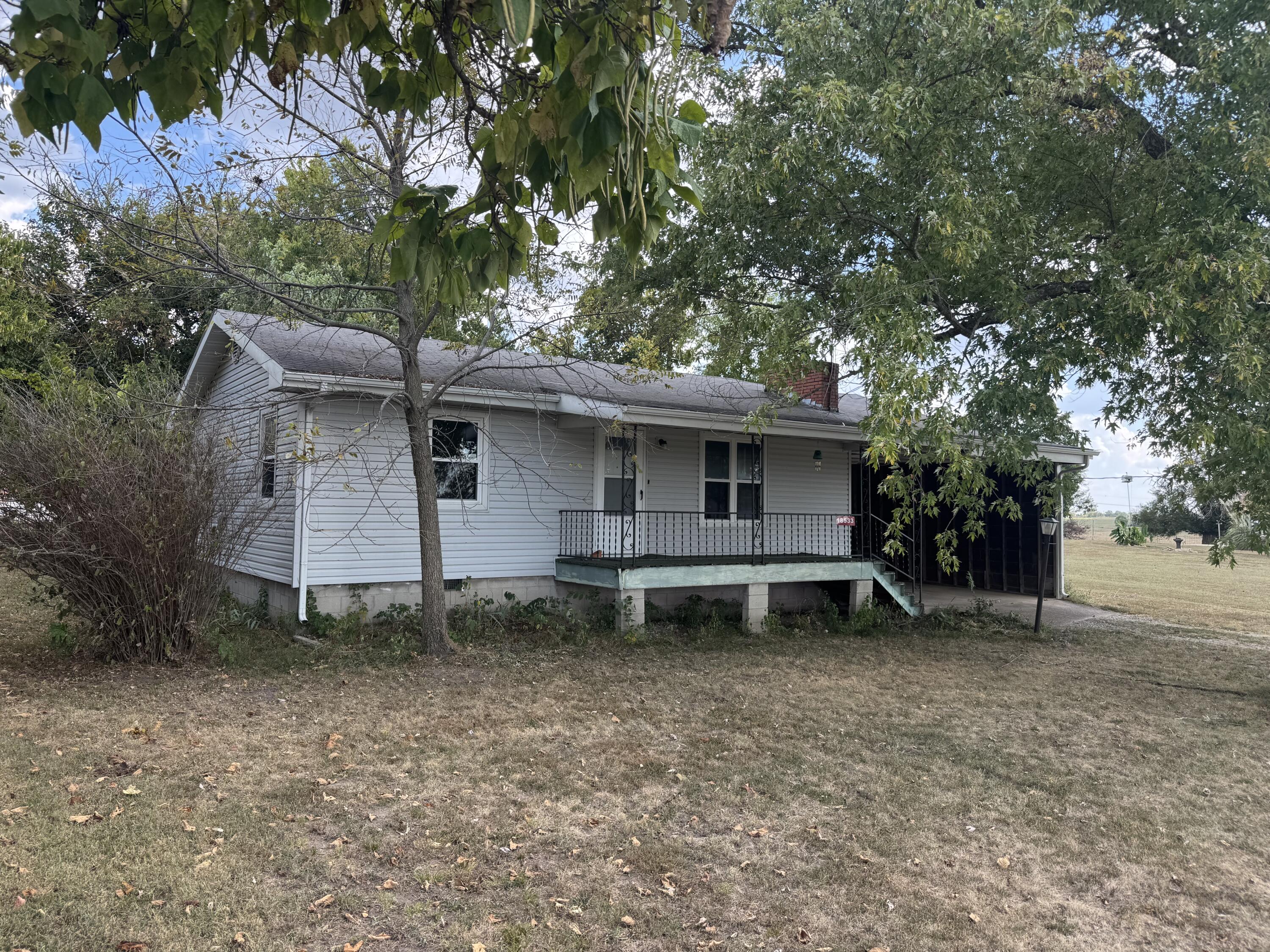 18533 Maple Street Property Photo 2
