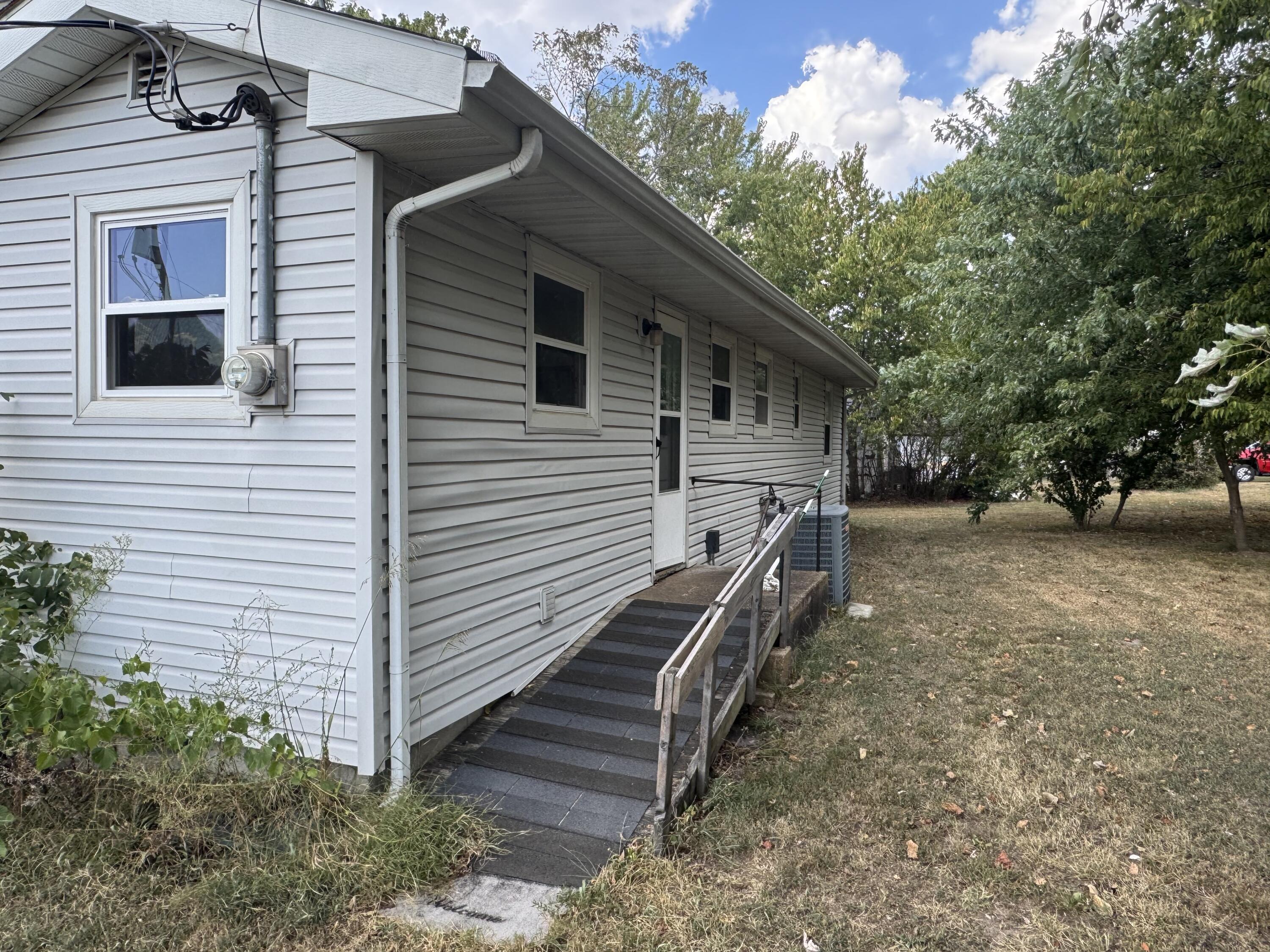 18533 Maple Street Property Photo 3