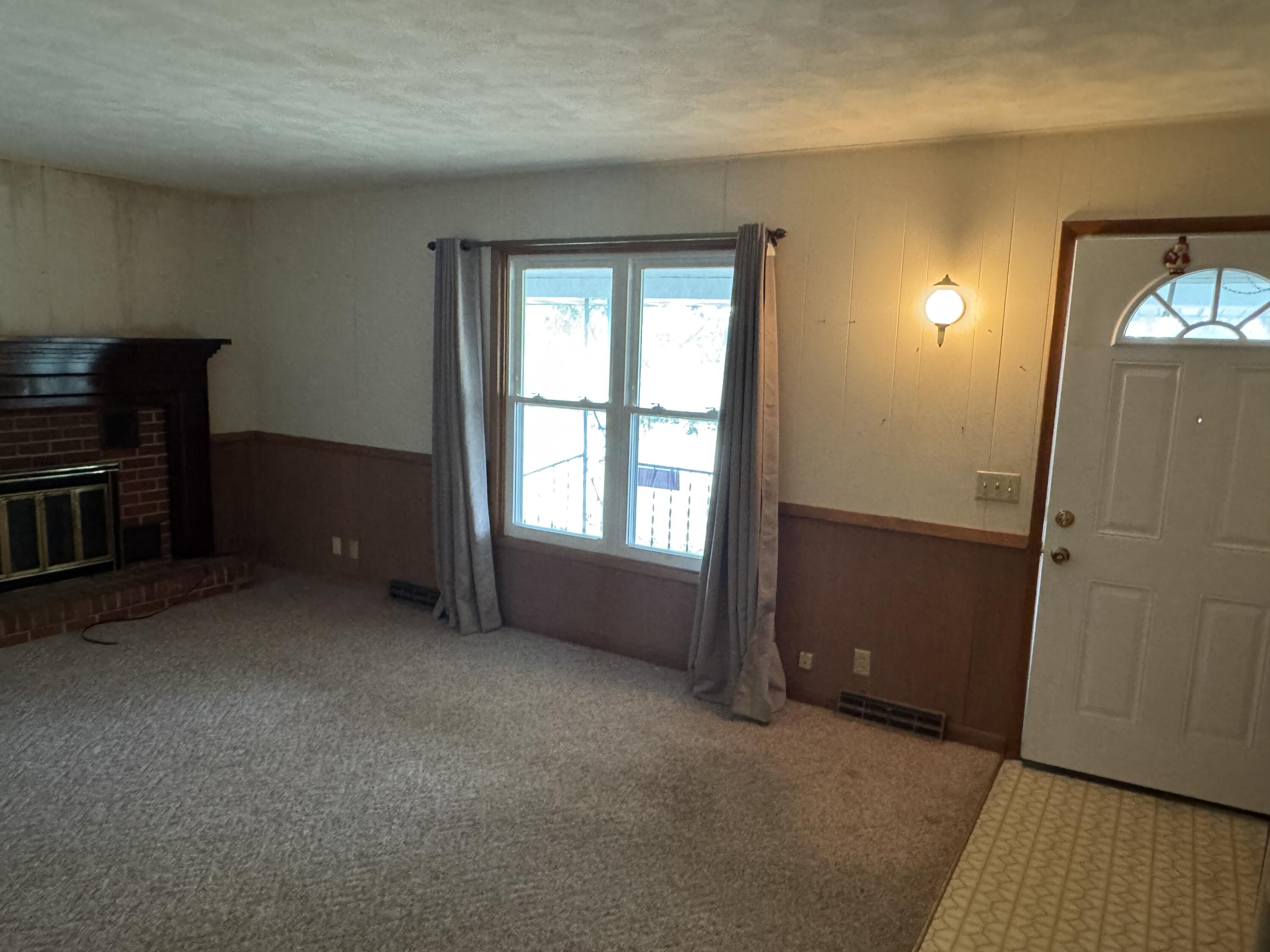 18533 Maple Street Property Photo 8