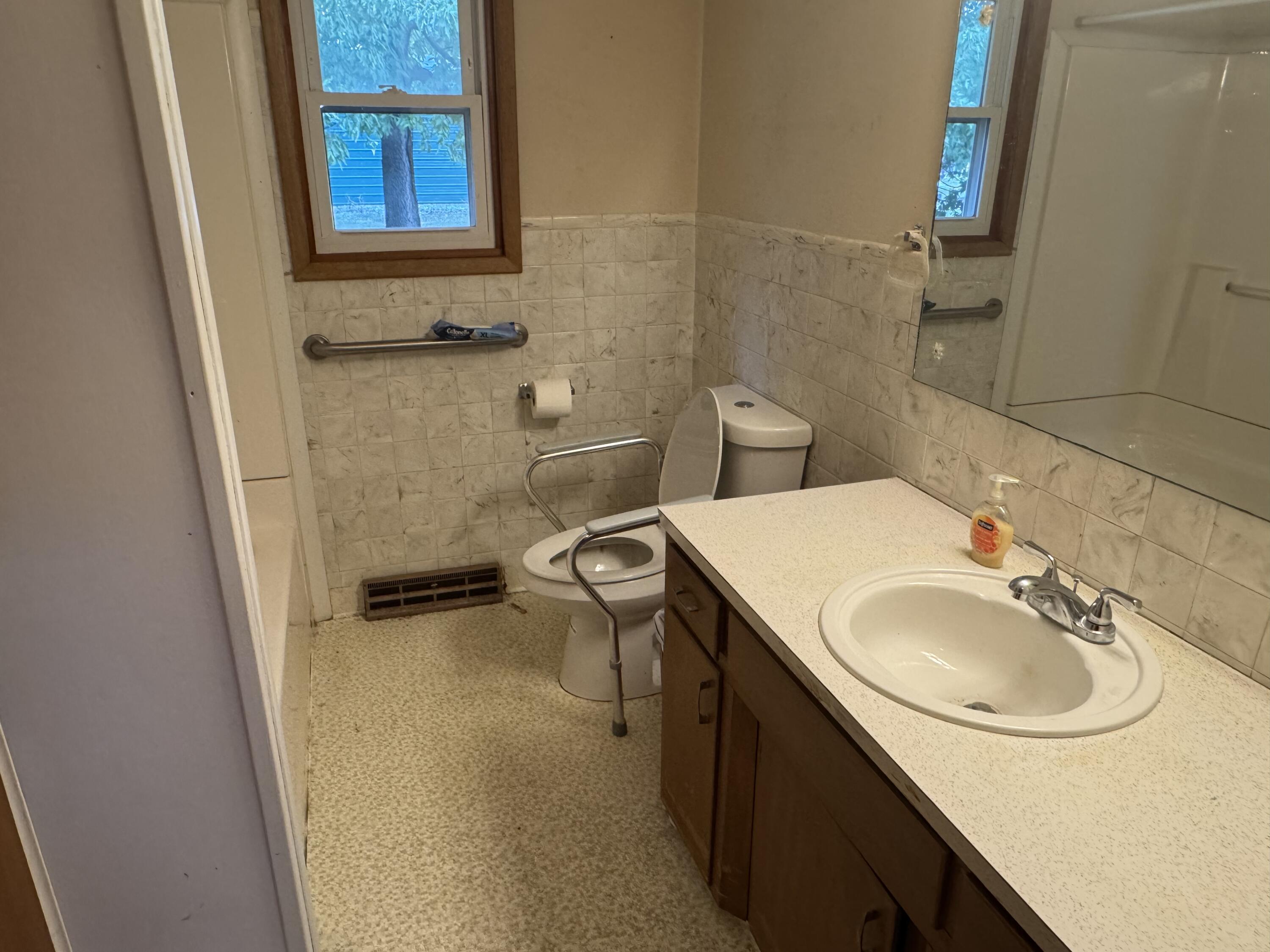 18533 Maple Street Property Photo 14