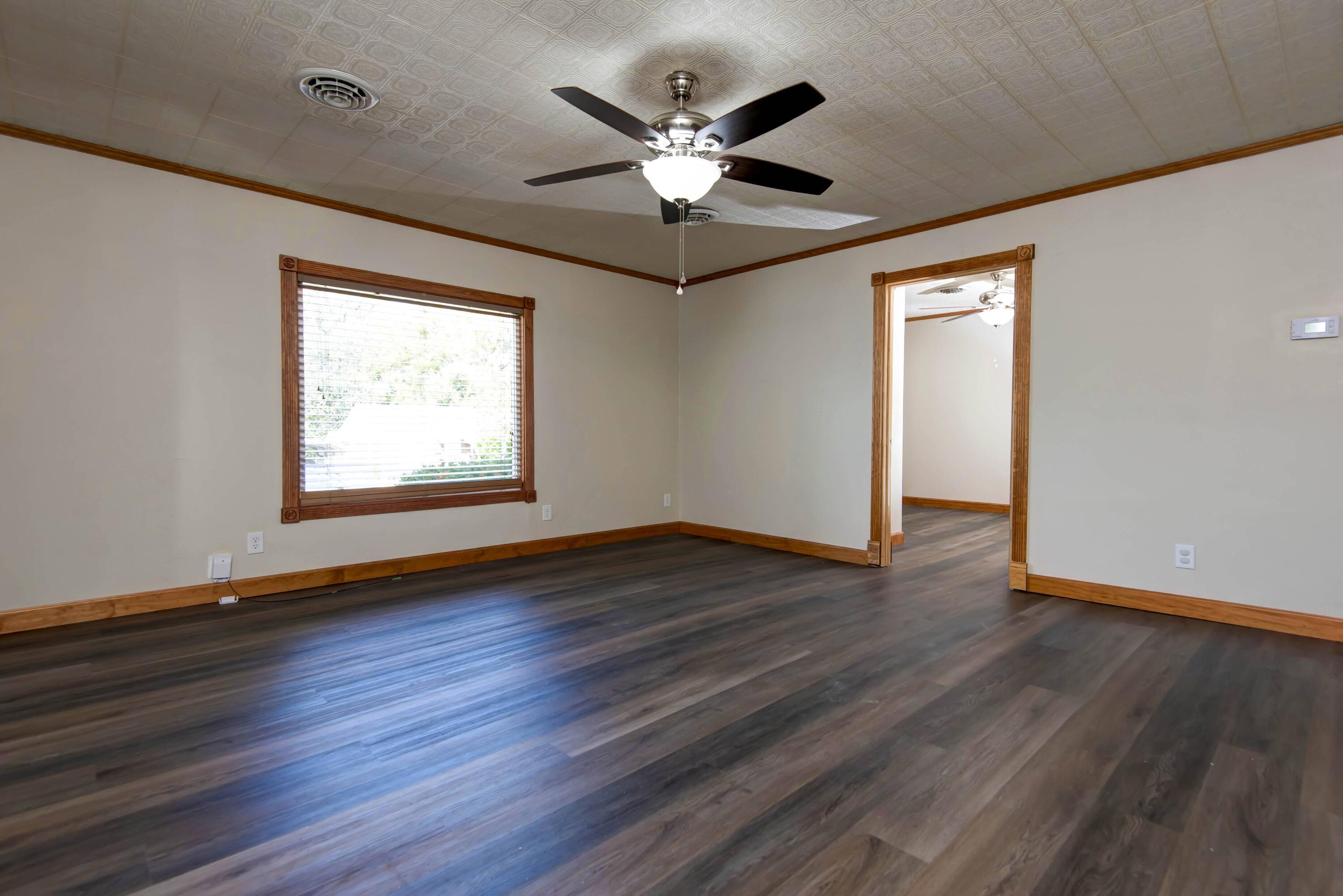 2306 North Farmer Avenue Property Photo 2