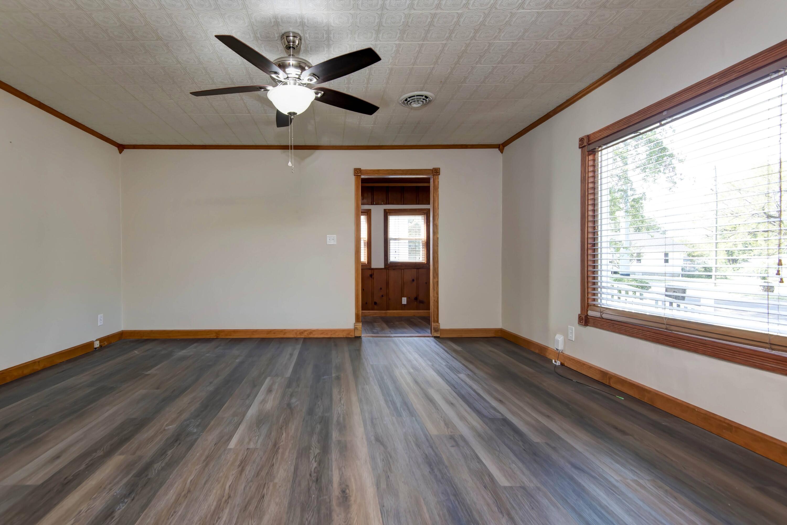 2306 North Farmer Avenue Property Photo 11
