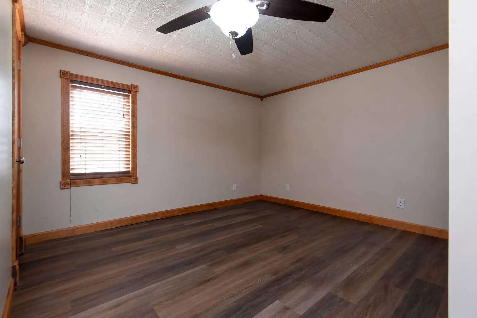 2306 North Farmer Avenue Property Photo 13