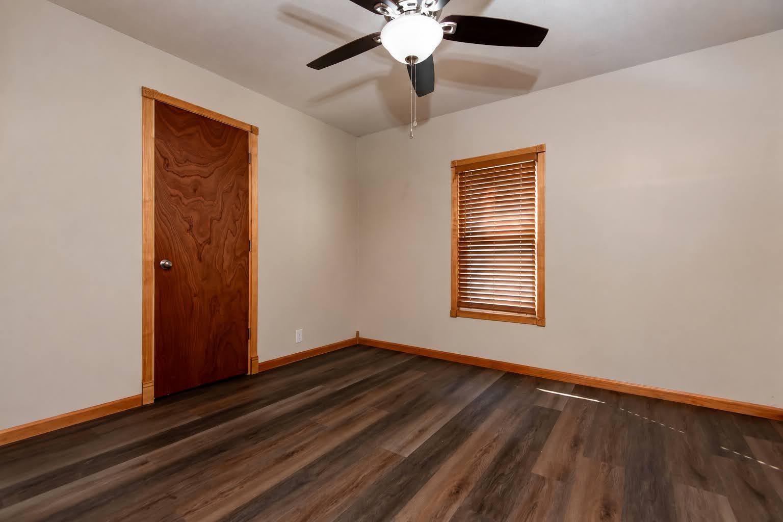 2306 North Farmer Avenue Property Photo 14
