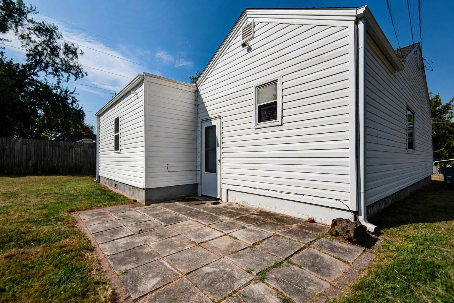 2306 North Farmer Avenue Property Photo 22