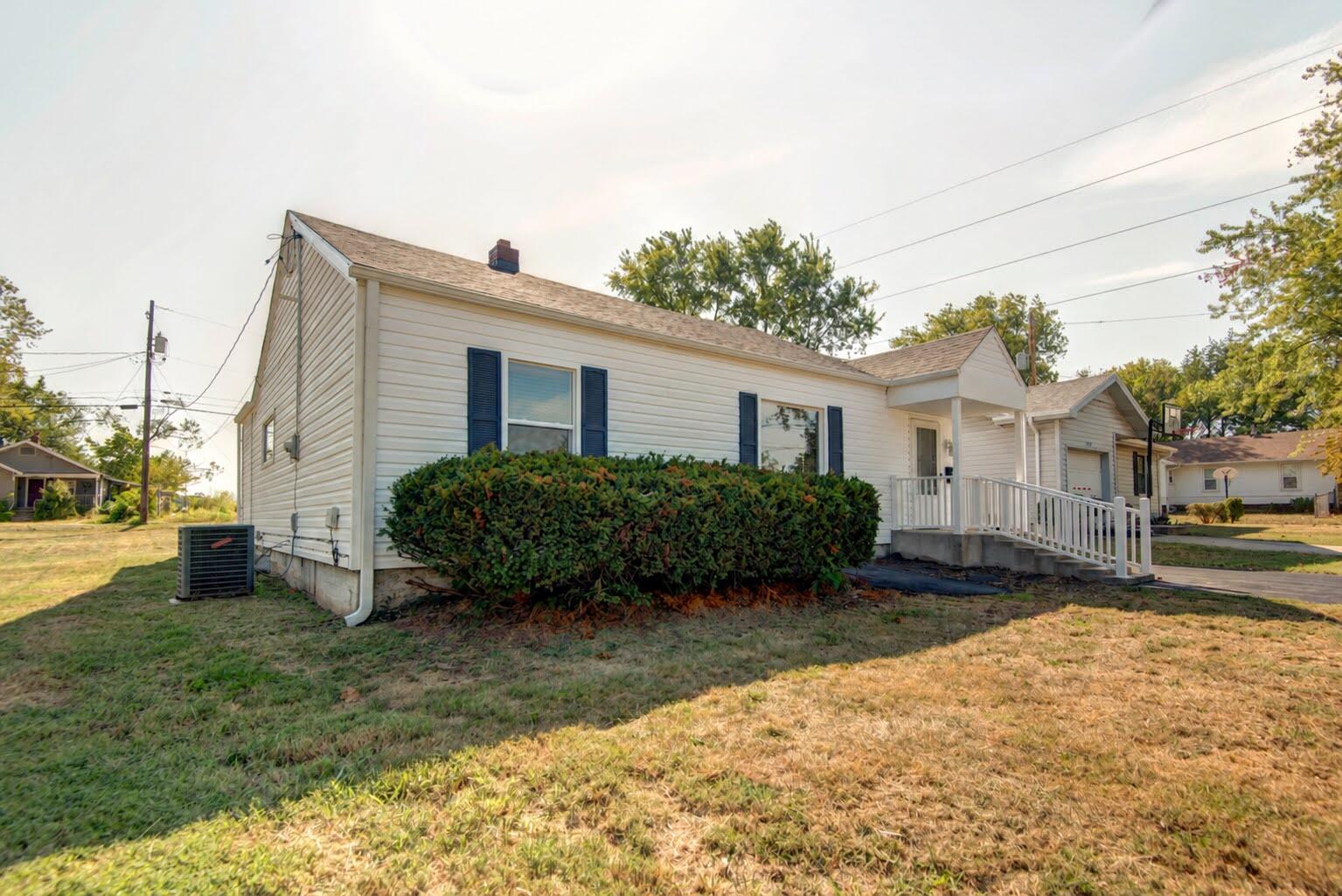 2306 North Farmer Avenue Property Photo 26
