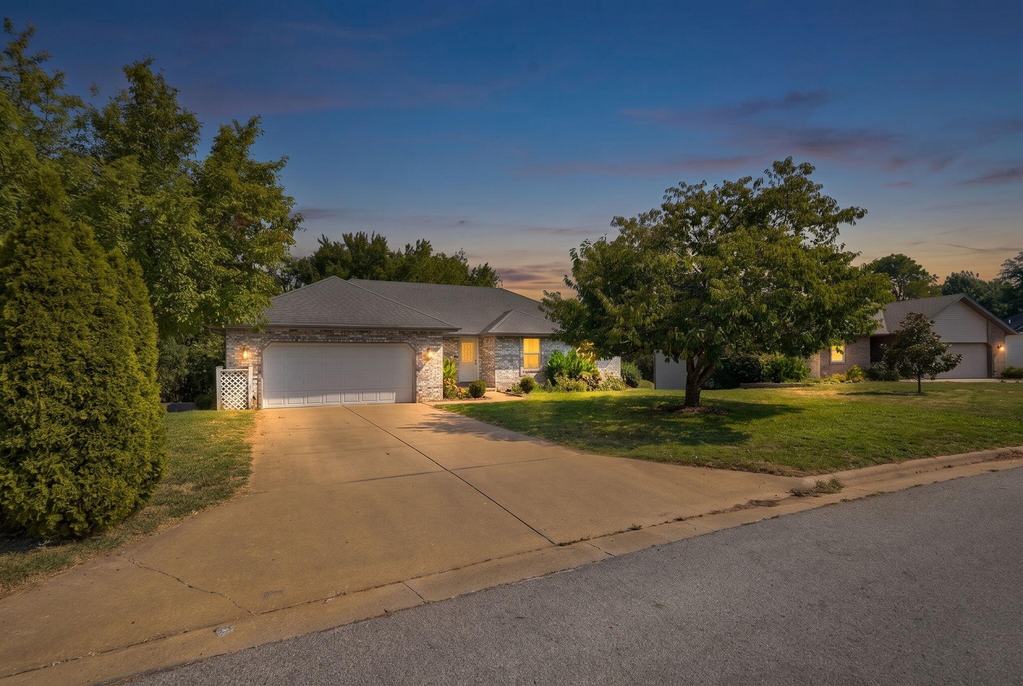 3821 West Lark Street Property Photo 1