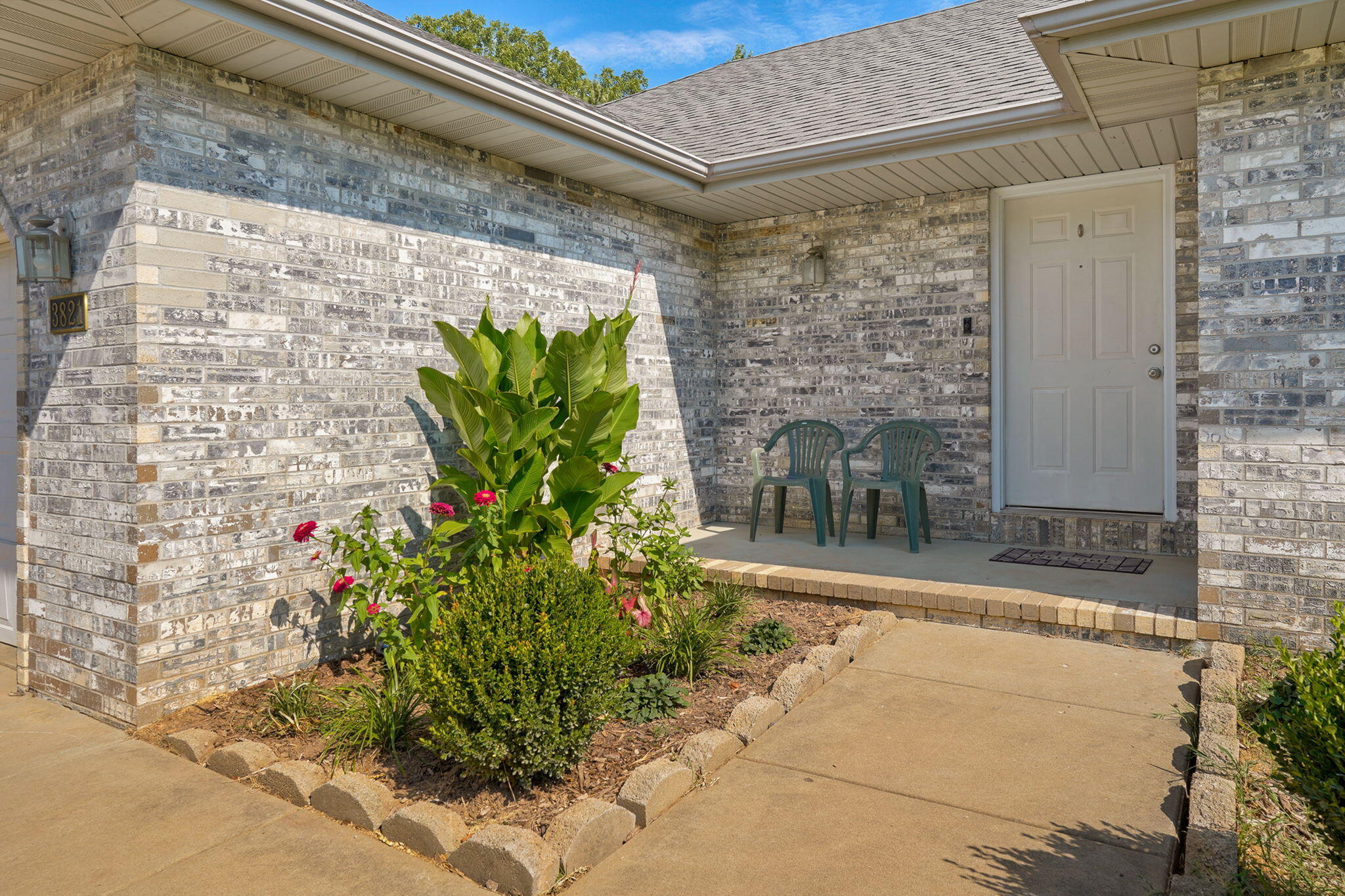3821 West Lark Street Property Photo 4