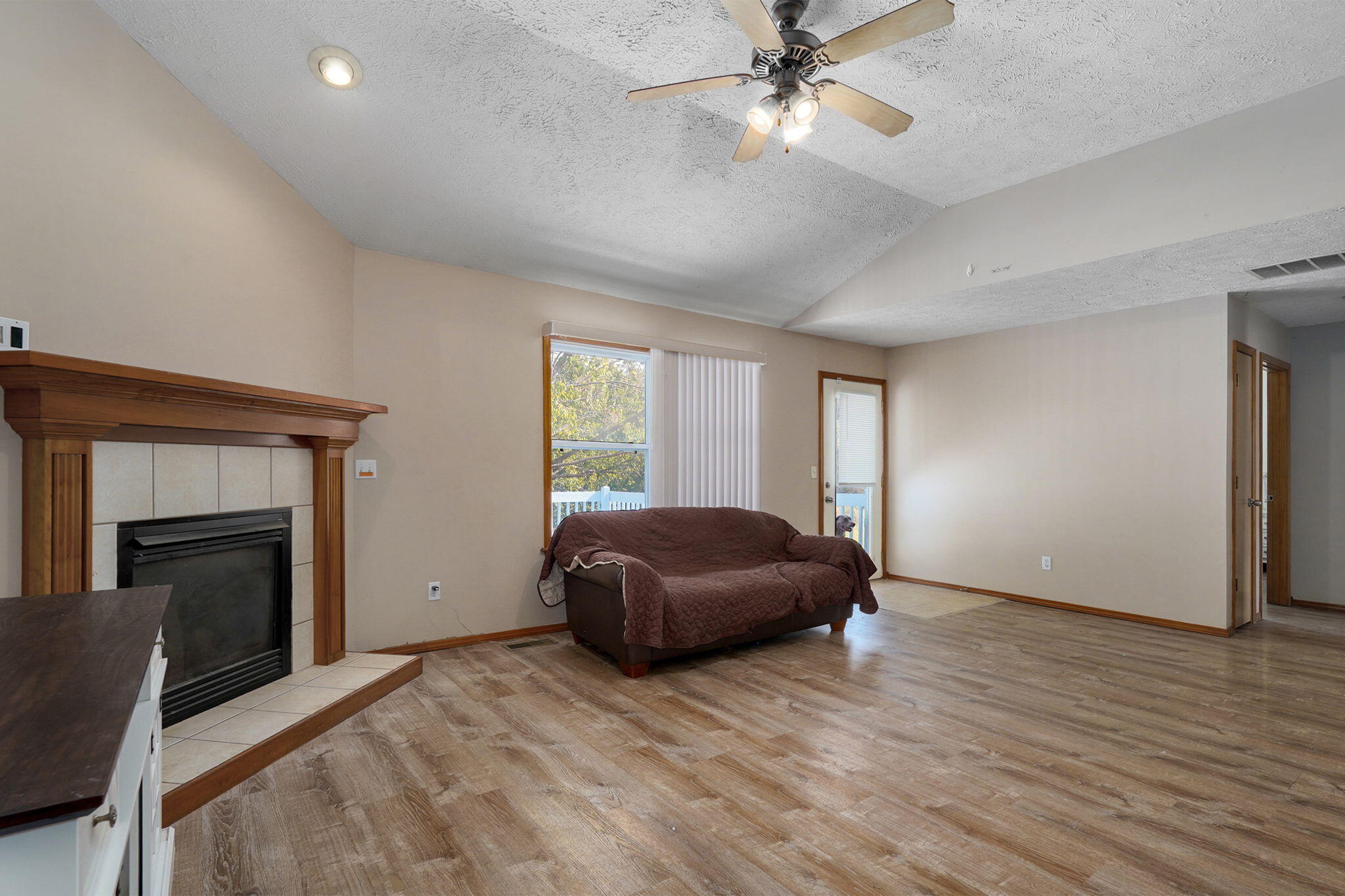 3821 West Lark Street Property Photo 8