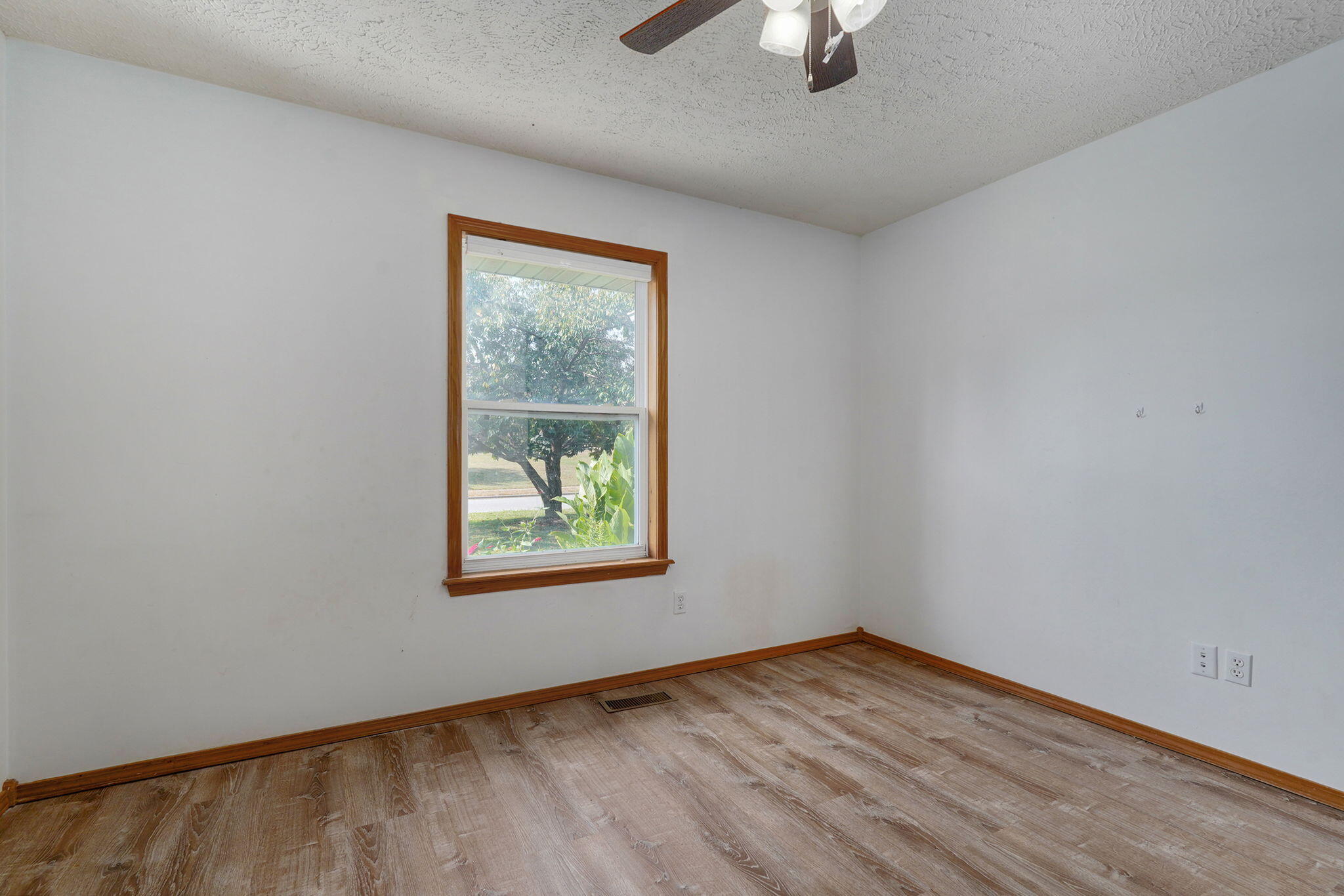 3821 West Lark Street Property Photo 20