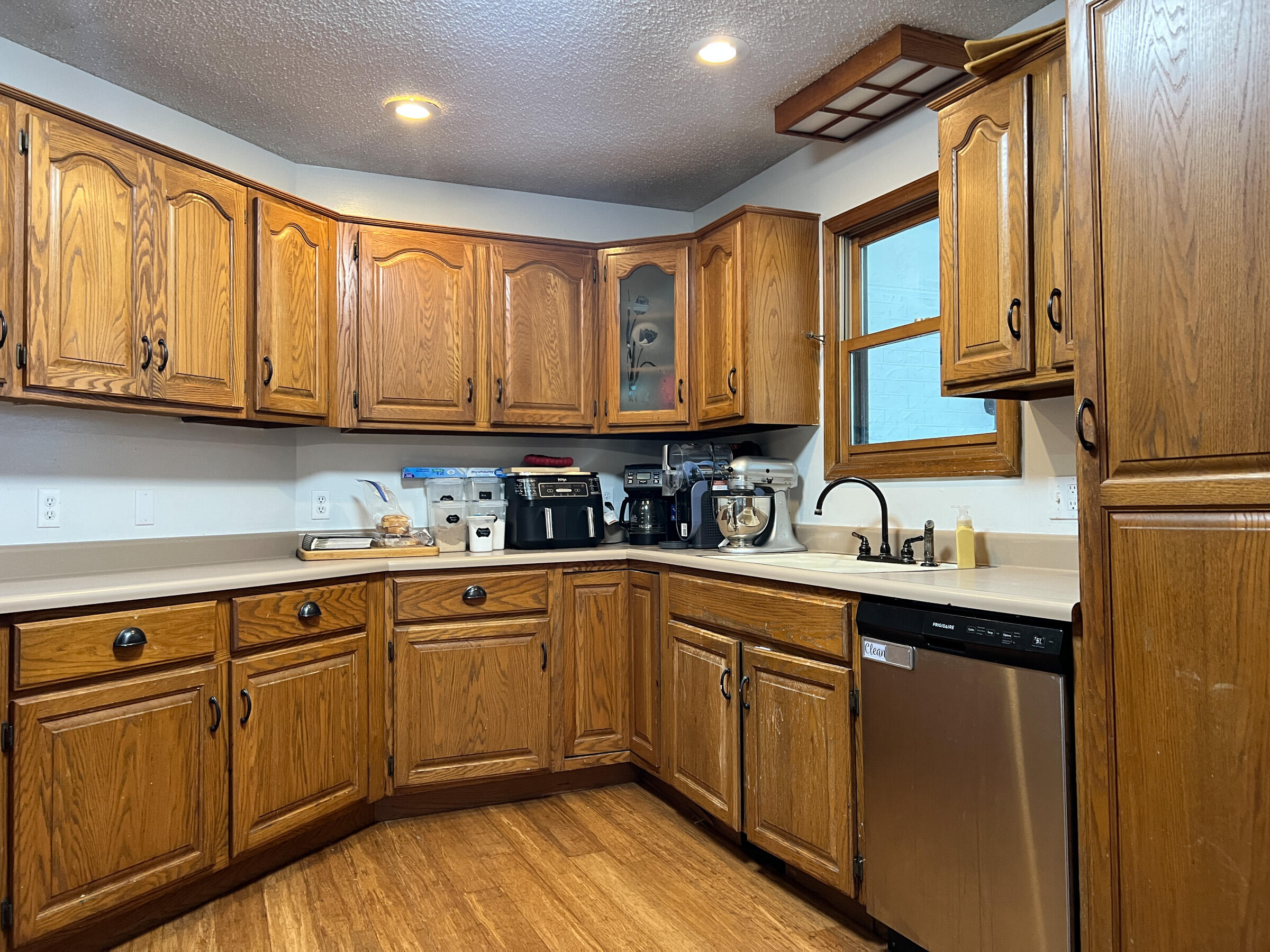 1302 East 13th Street Property Photo 18