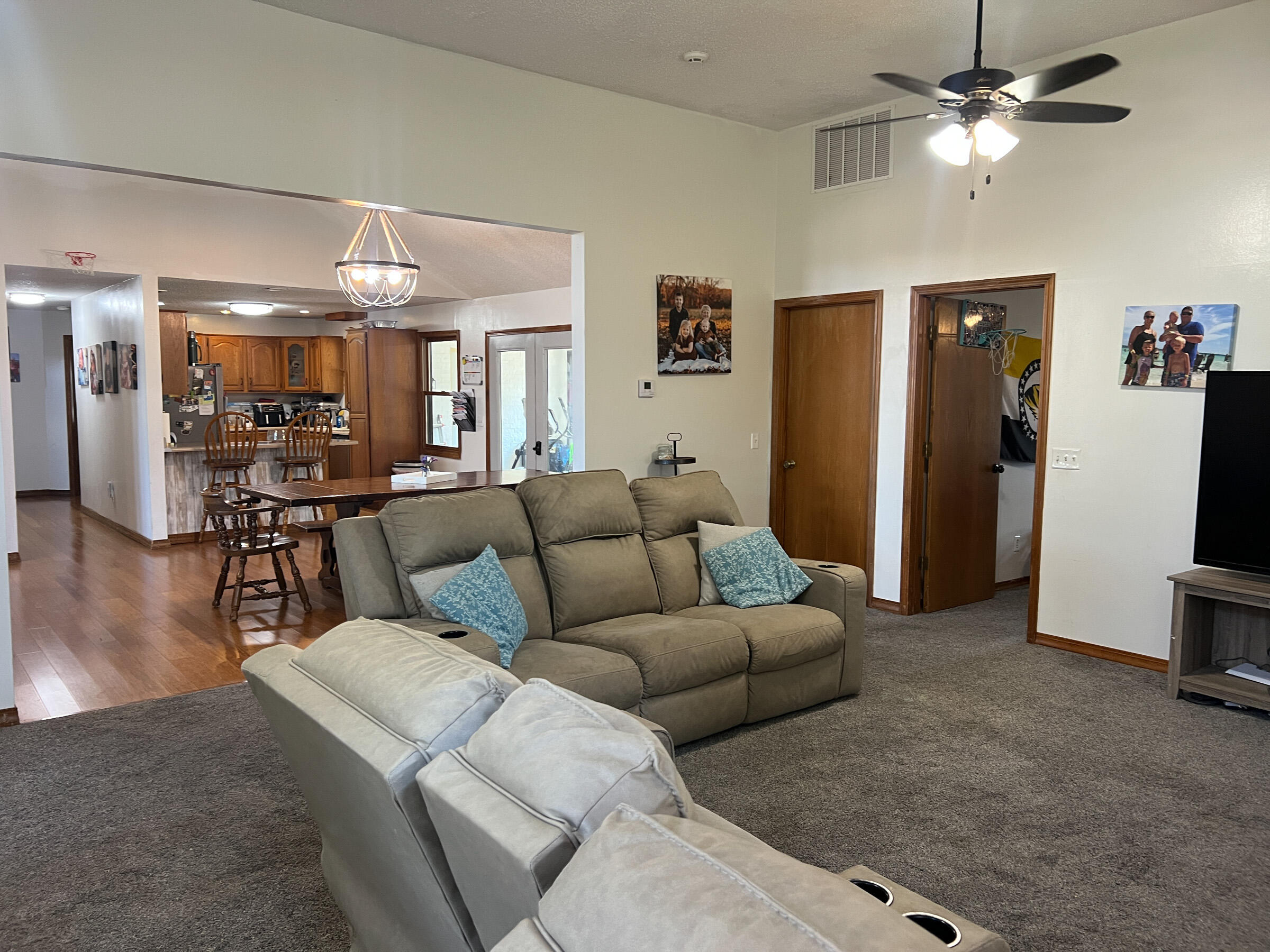 1302 East 13th Street Property Photo 19