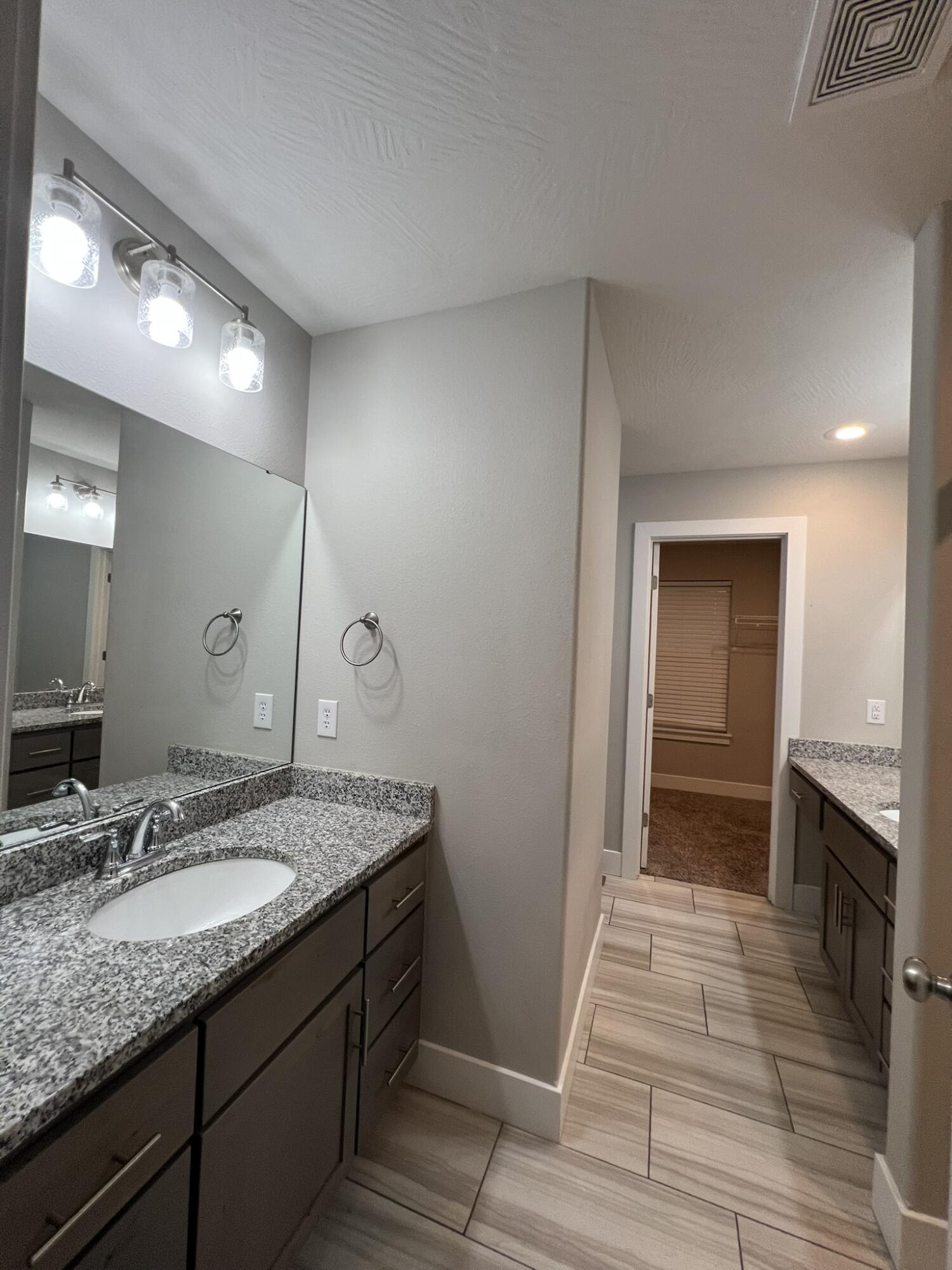 813 South Ridgemont Drive Property Photo 20