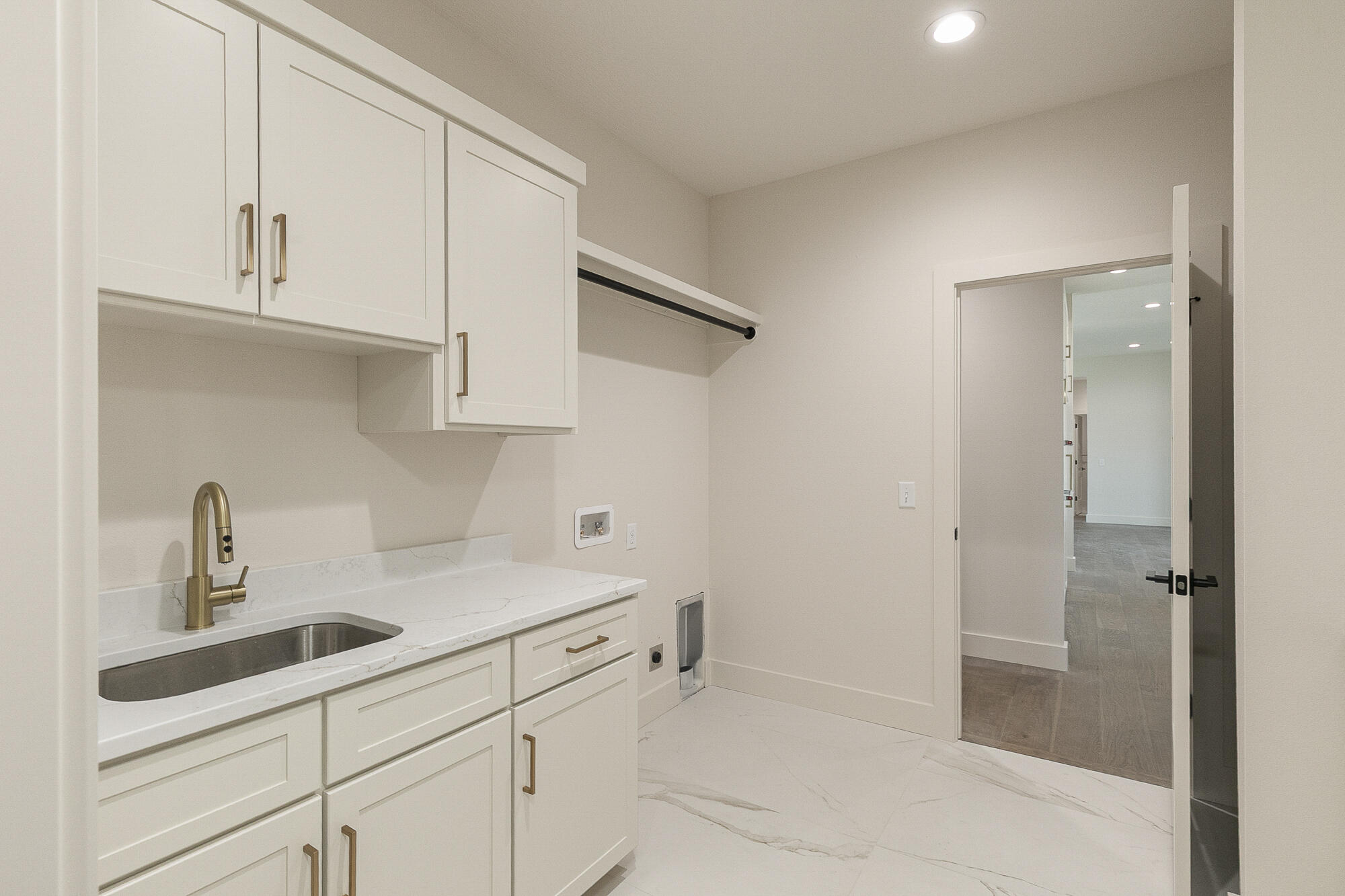 2082 North Unbridled Court Property Photo 25