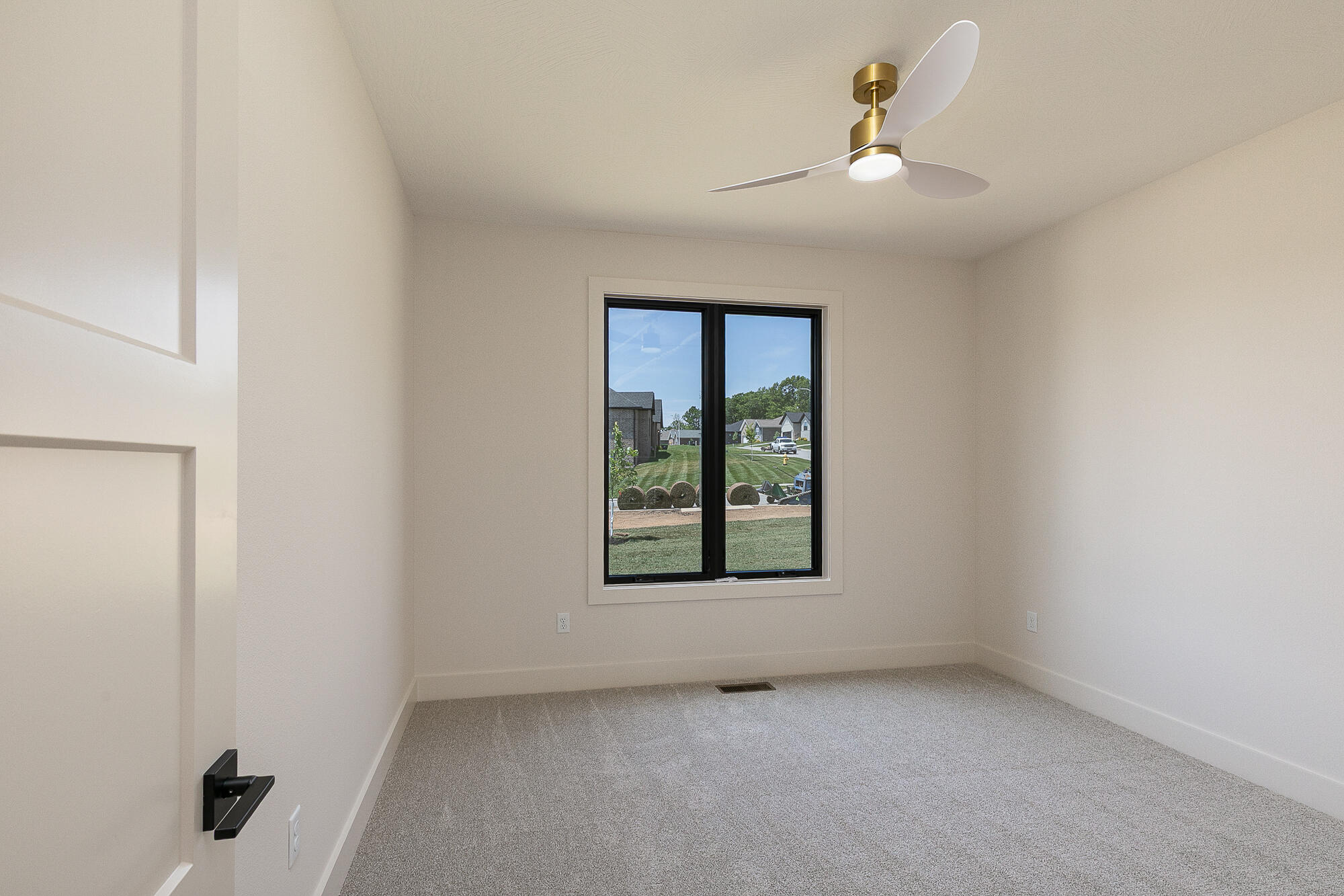 2082 North Unbridled Court Property Photo 27