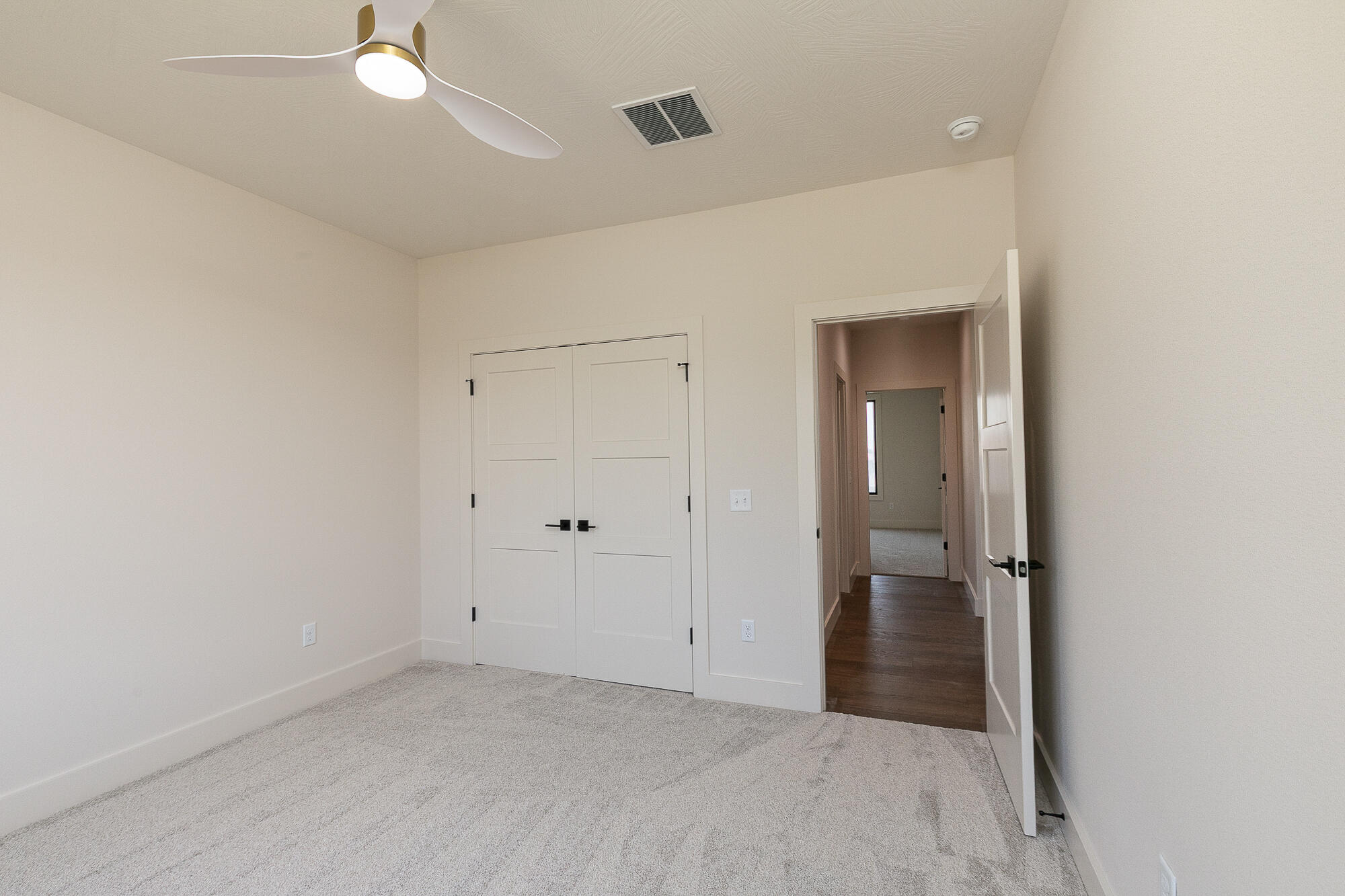 2082 North Unbridled Court Property Photo 28