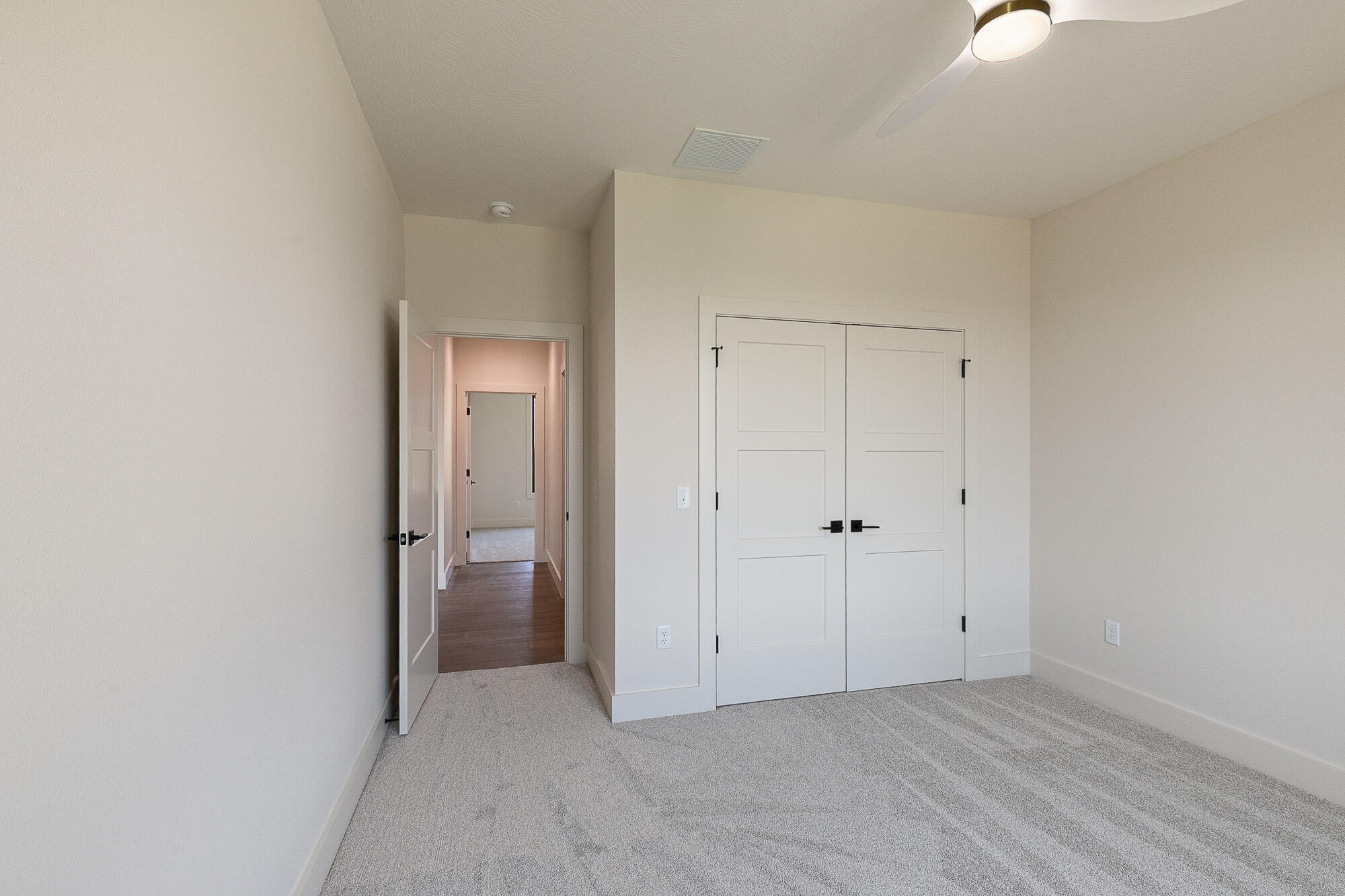 2082 North Unbridled Court Property Photo 30