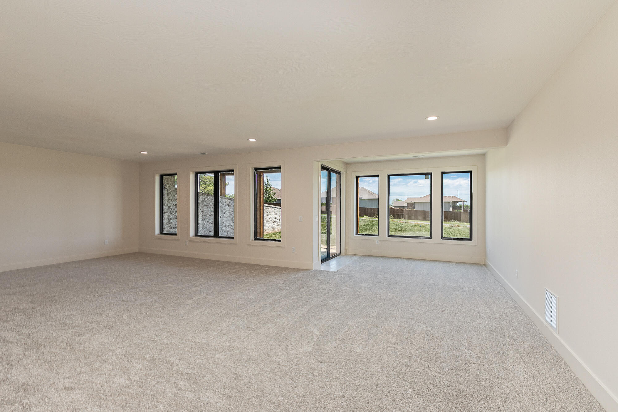 2082 North Unbridled Court Property Photo 39