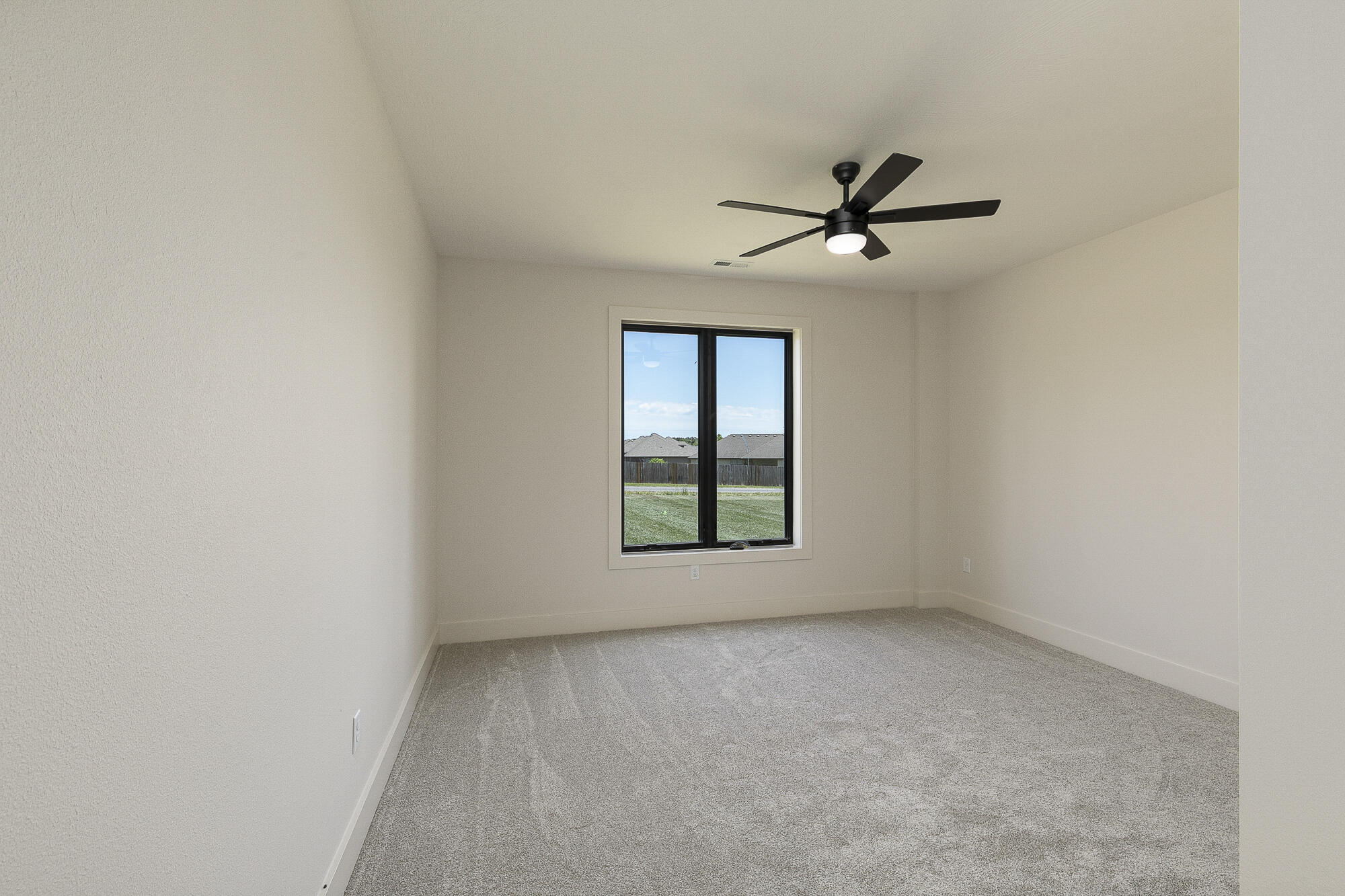 2082 North Unbridled Court Property Photo 43