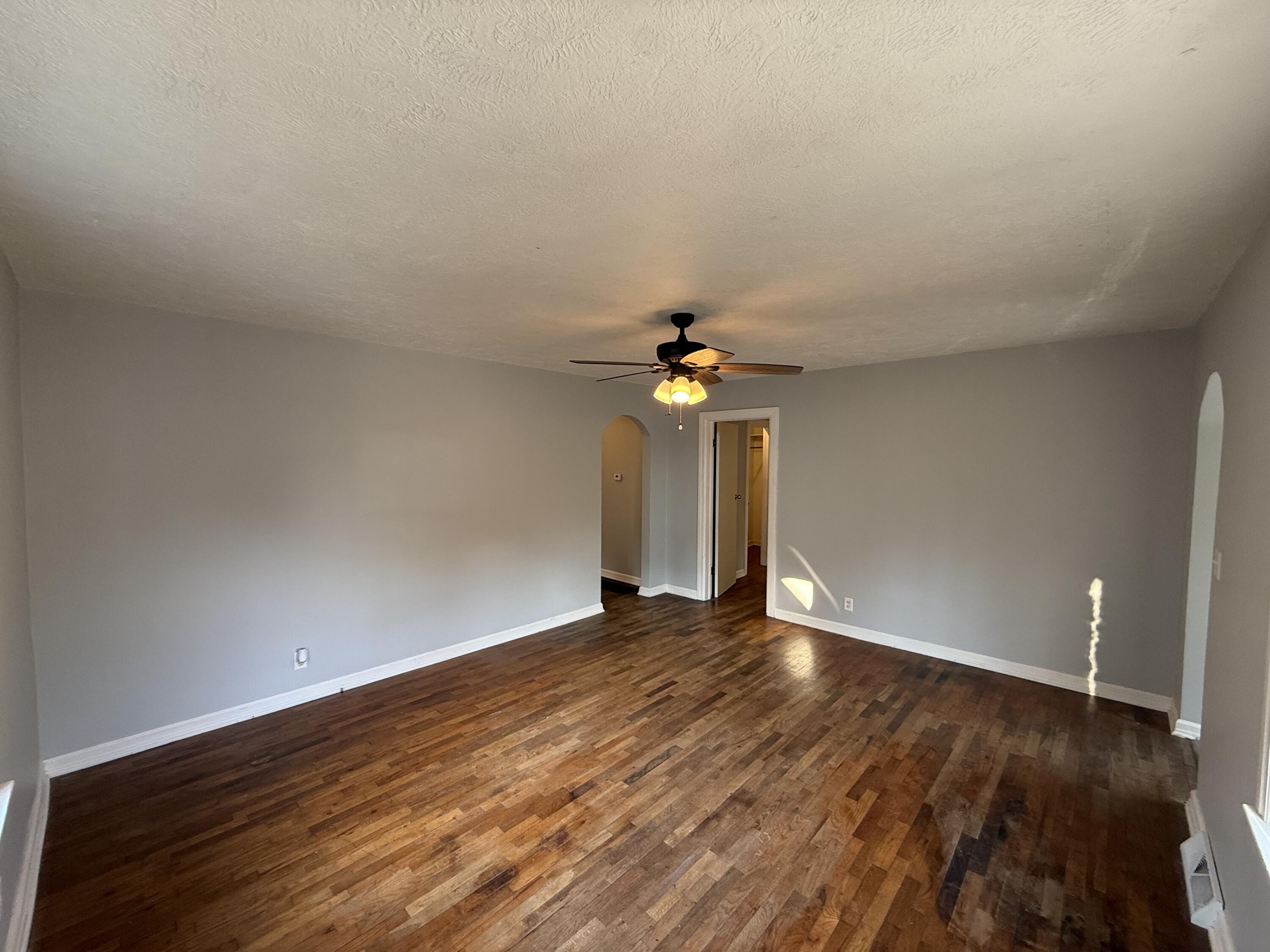 2623 West Lincoln Street Property Photo 9